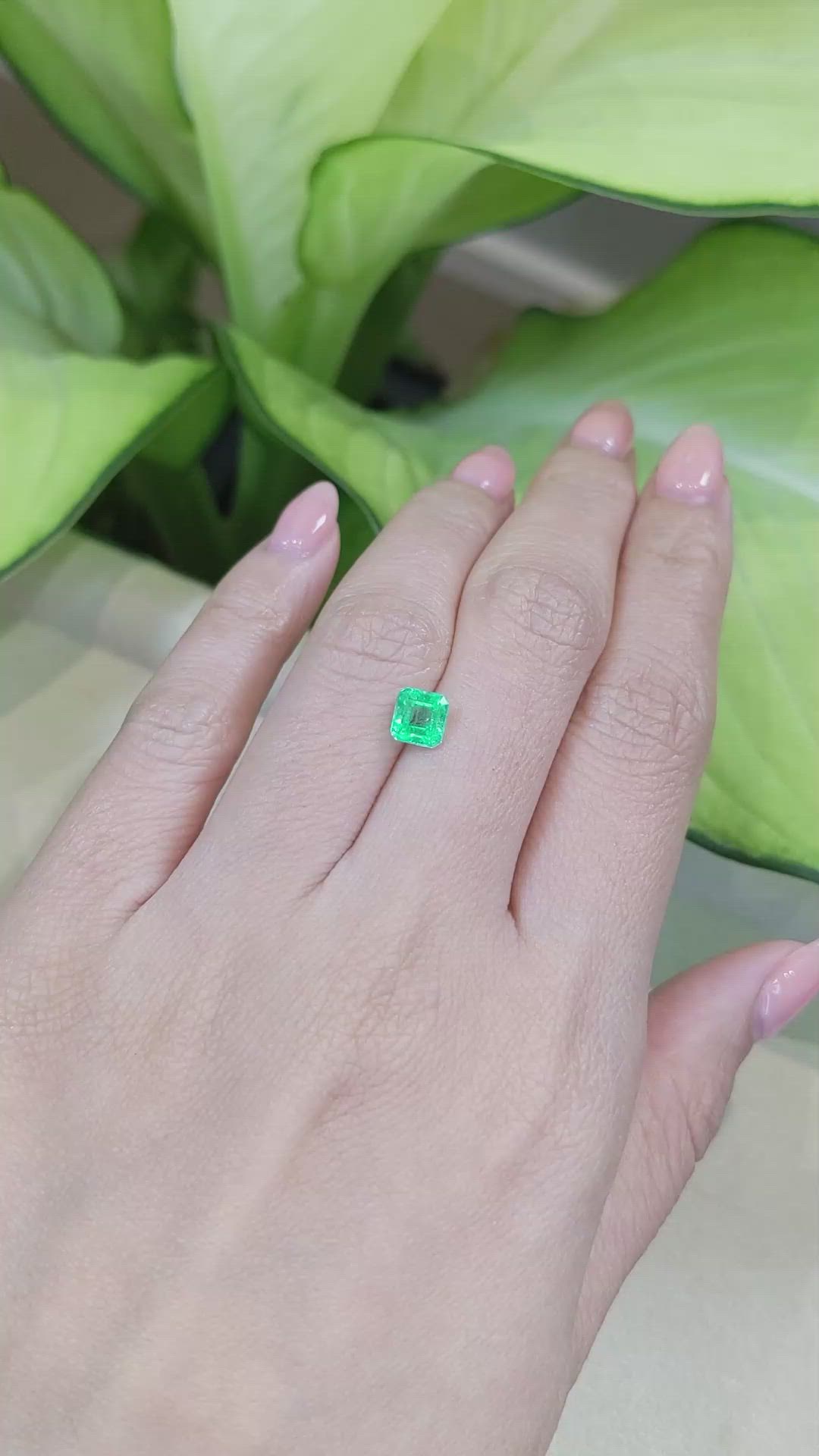 0.92 Ct. Emerald from Afghanistan Size Video