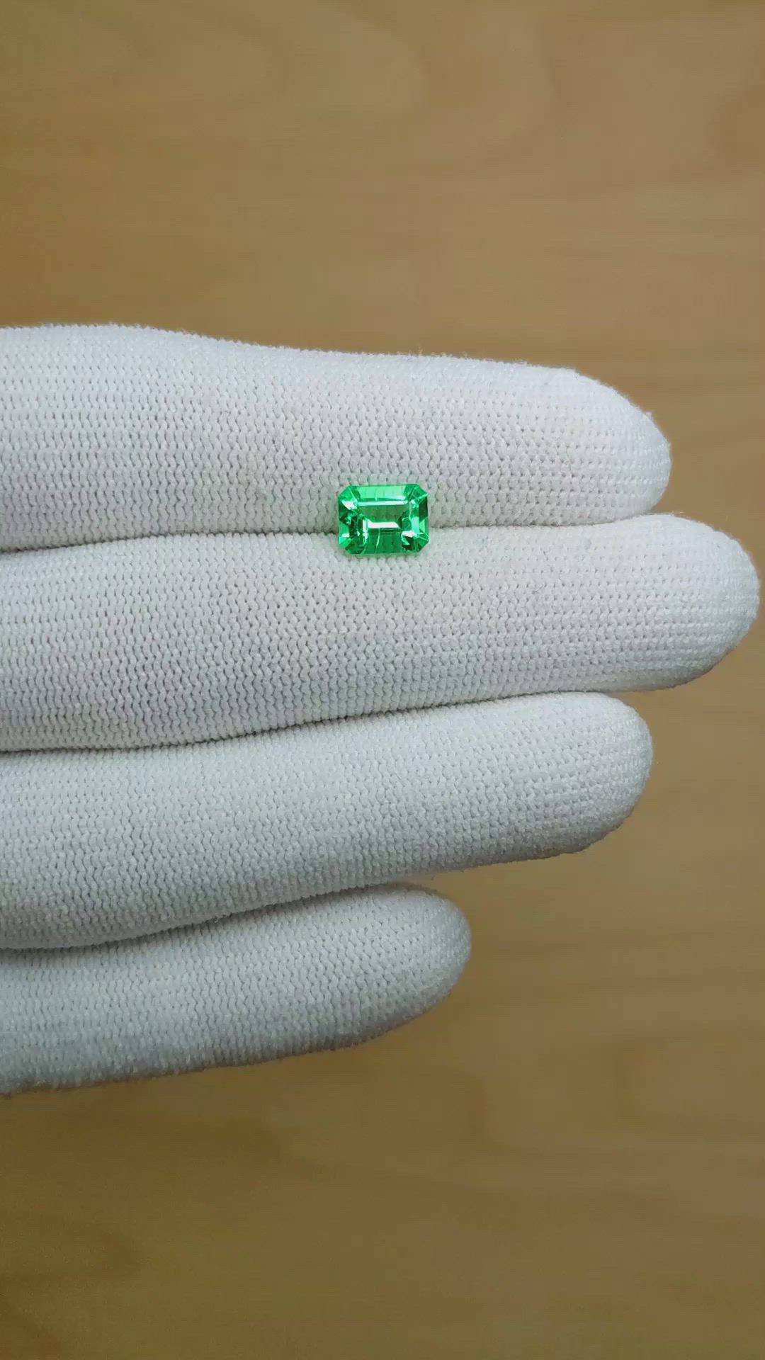 1.04 Ct. Emerald from Colombia Size Video