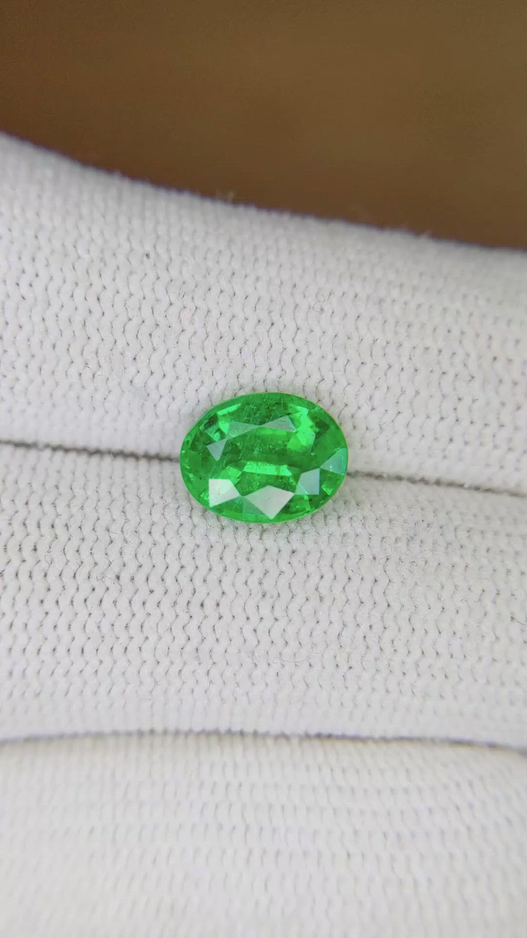 1.90 Ct. Emerald from Colombia Size Video