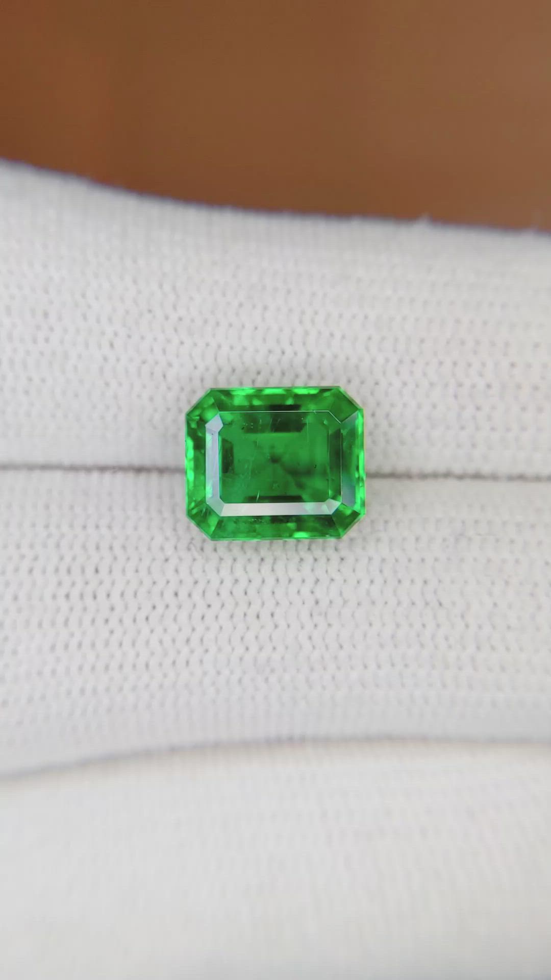 3.89 Ct. Emerald from Colombia Size Video