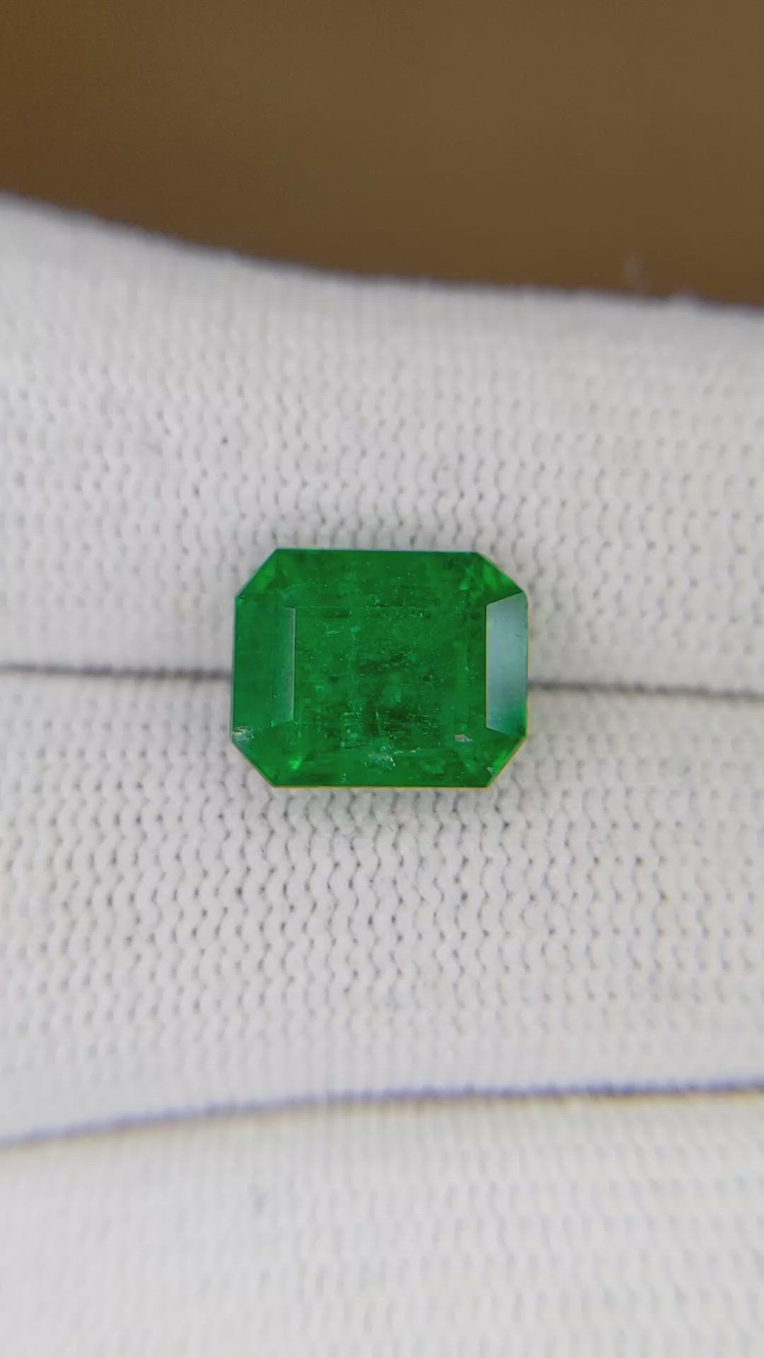 4.11 Ct. Emerald from Zambia Size Video