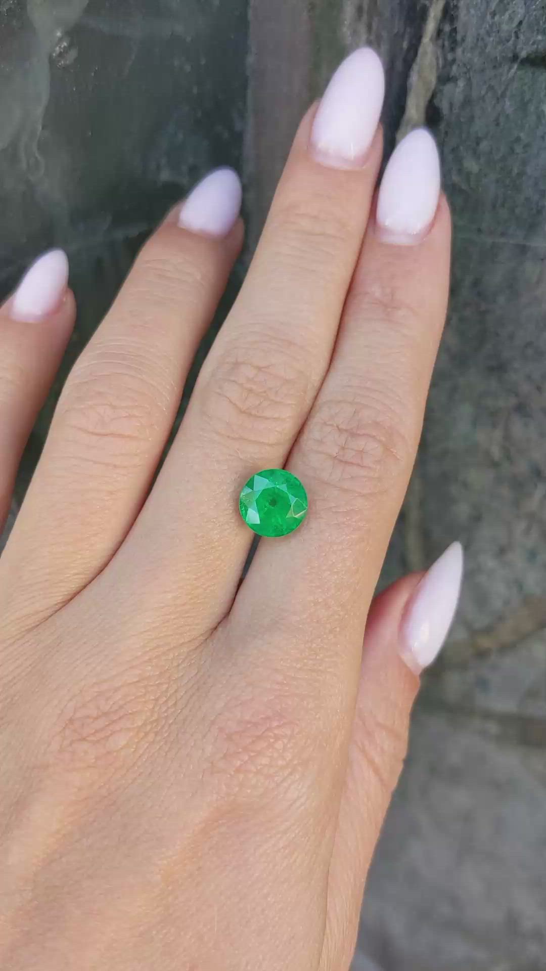 2.62 Ct. Emerald from Zambia Size Video