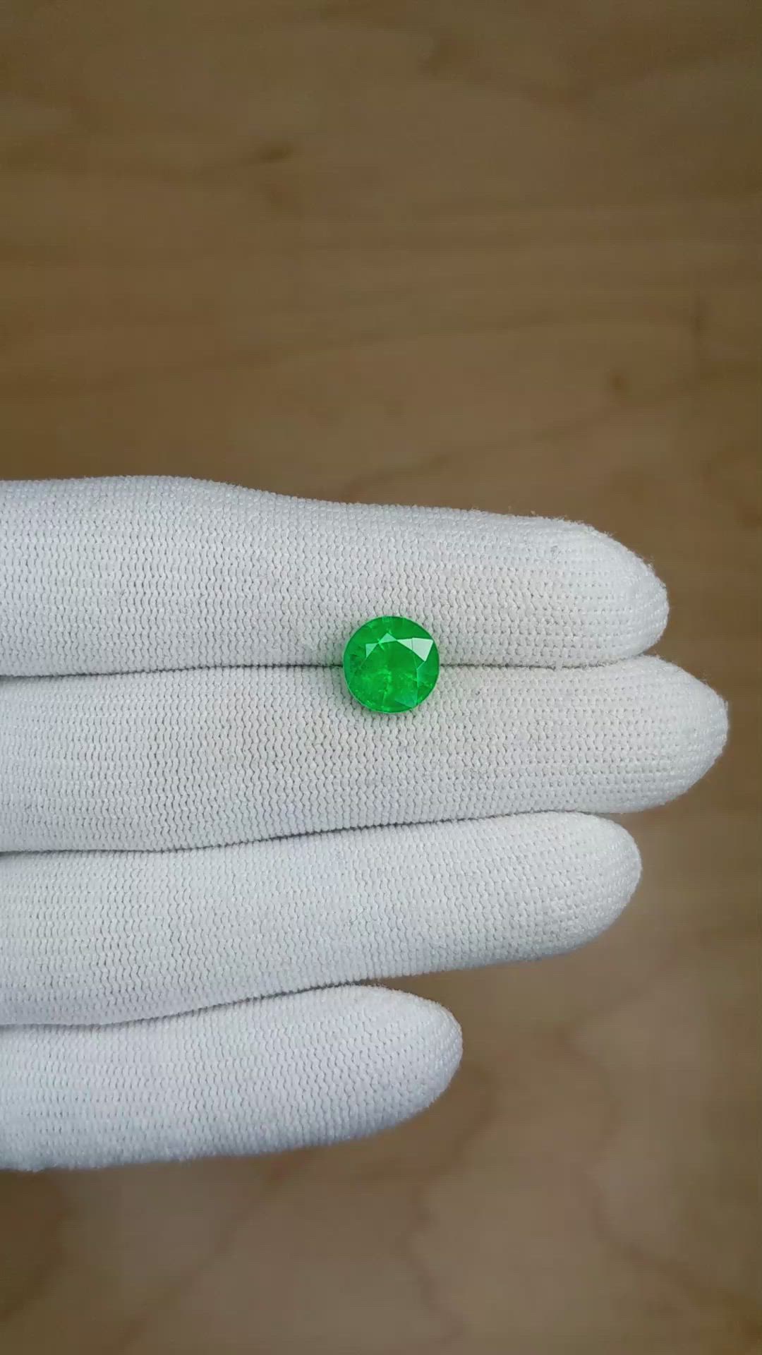 2.62 Ct. Emerald from Zambia Size Video