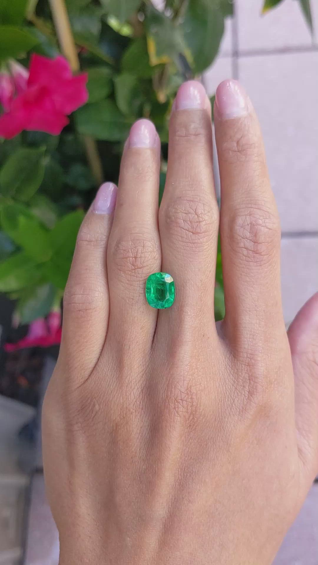 3.22 Ct. Emerald from Zambia Size Video