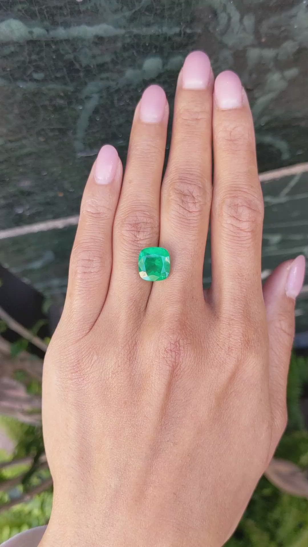 4.66 Ct. Emerald from Zambia Size Video