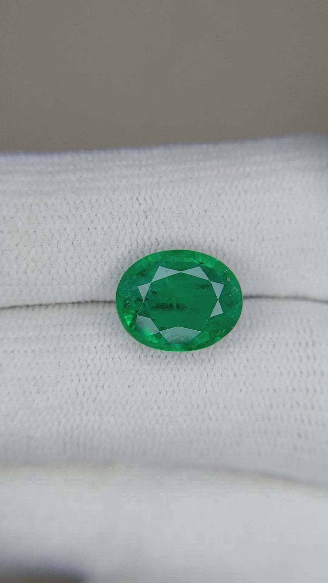 3.72 Ct. Emerald from Afghanistan Size Video