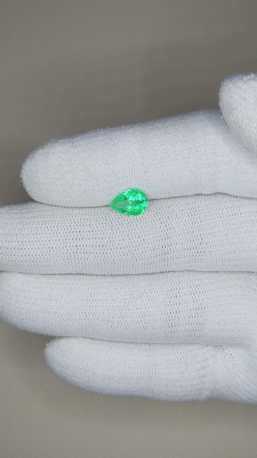 1.06 Ct. Emerald from Colombia Size Video