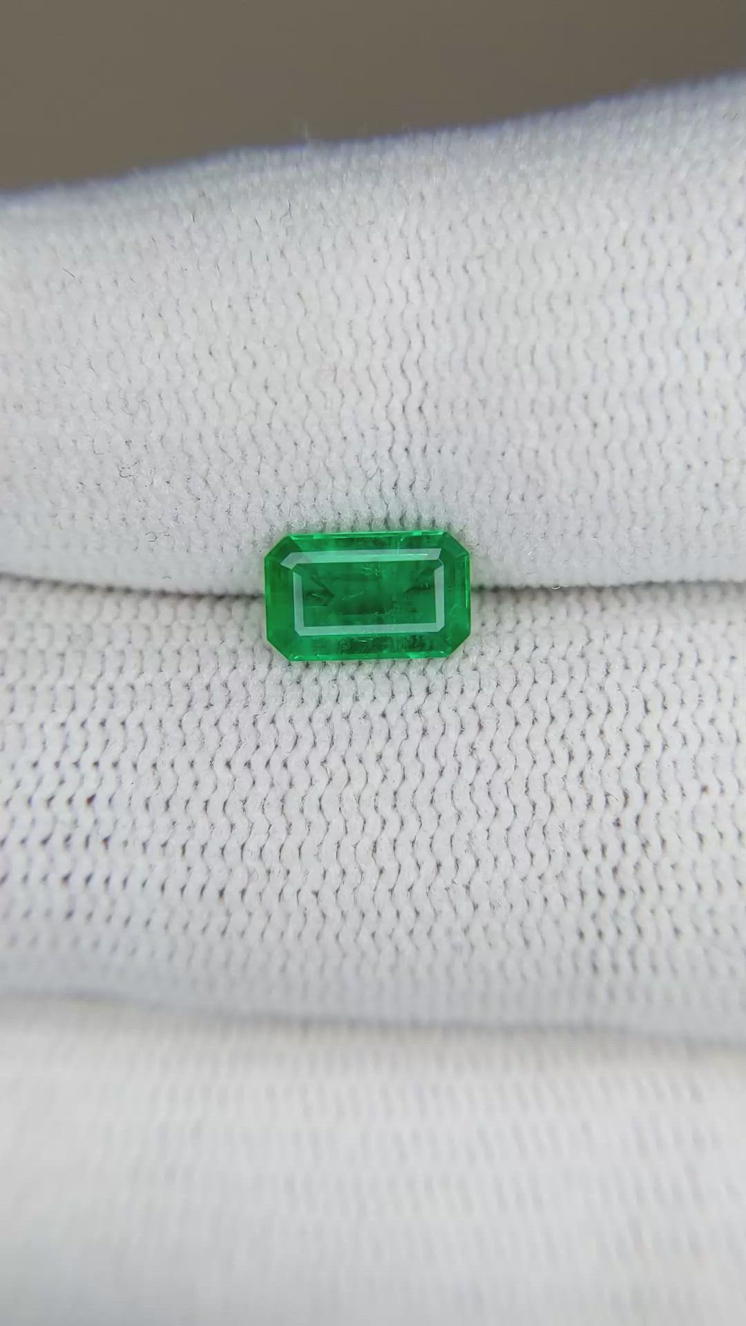 0.92 Ct. Emerald from Afghanistan Size Video