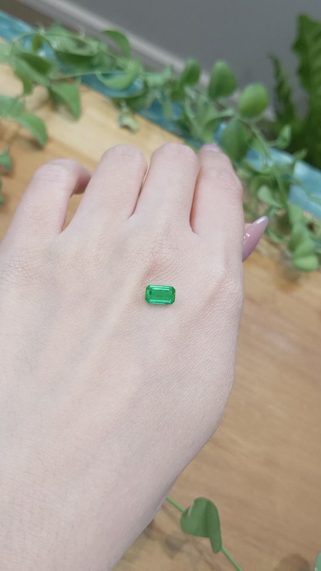 0.92 Ct. Emerald from Afghanistan Size Video