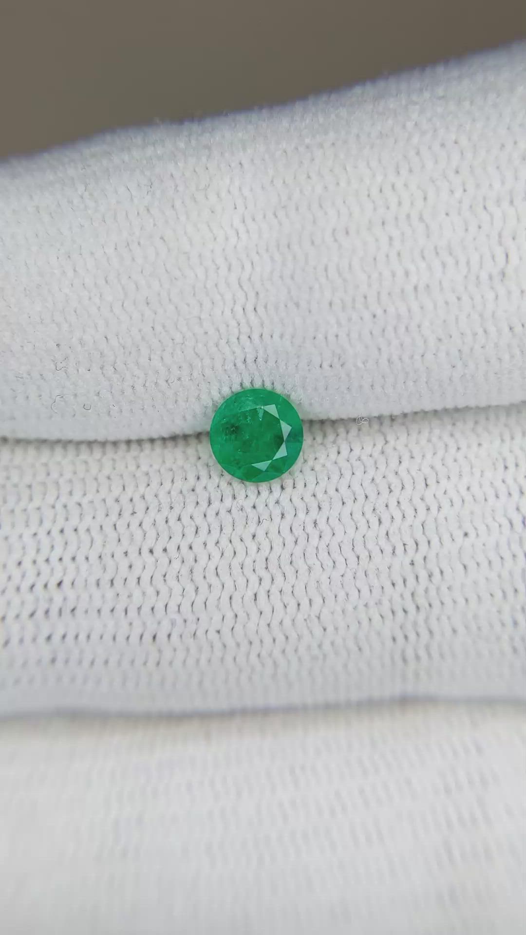 0.45 Ct. Emerald from Afghanistan Size Video