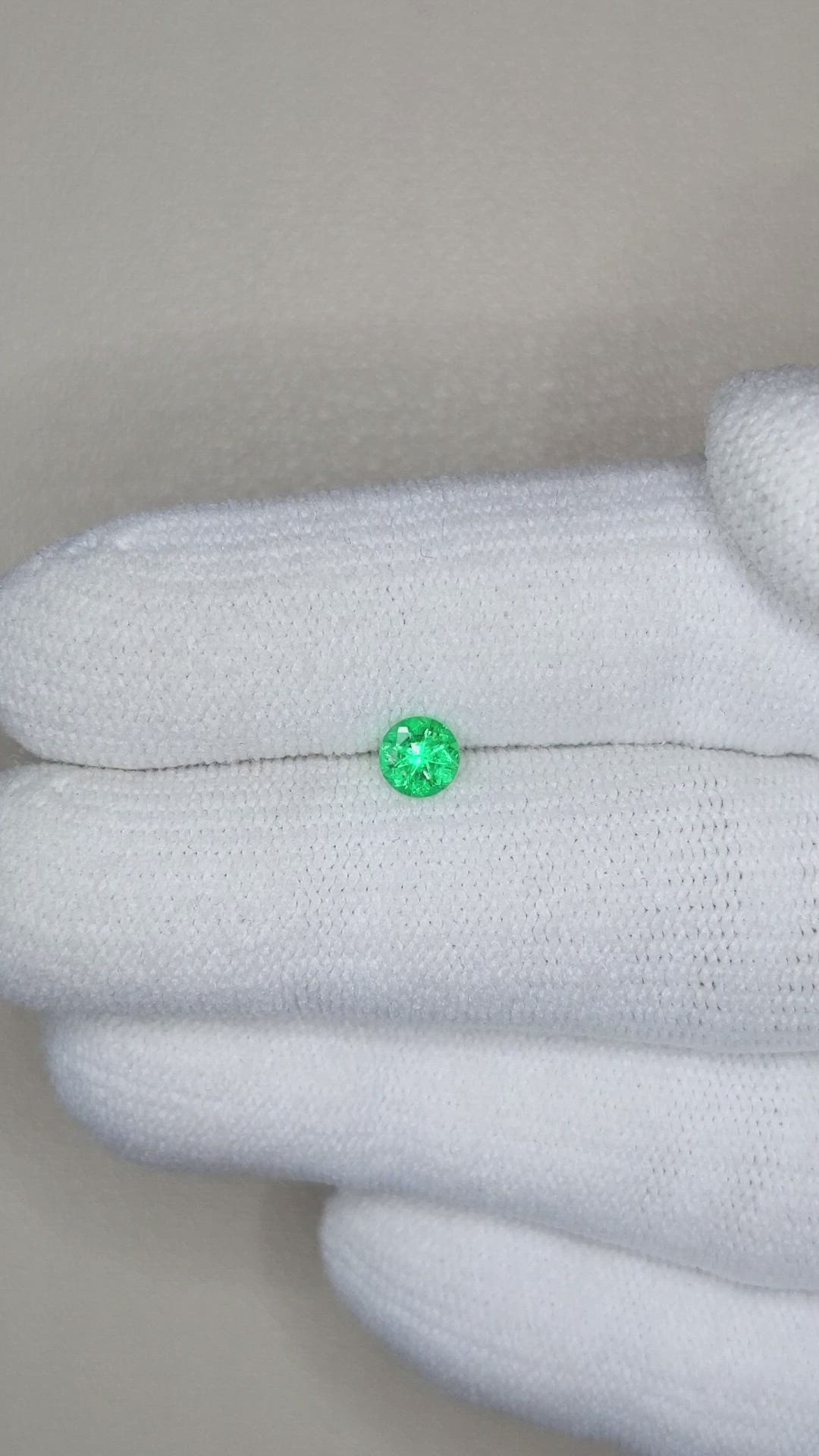0.27 Ct. Emerald from Afghanistan Size Video