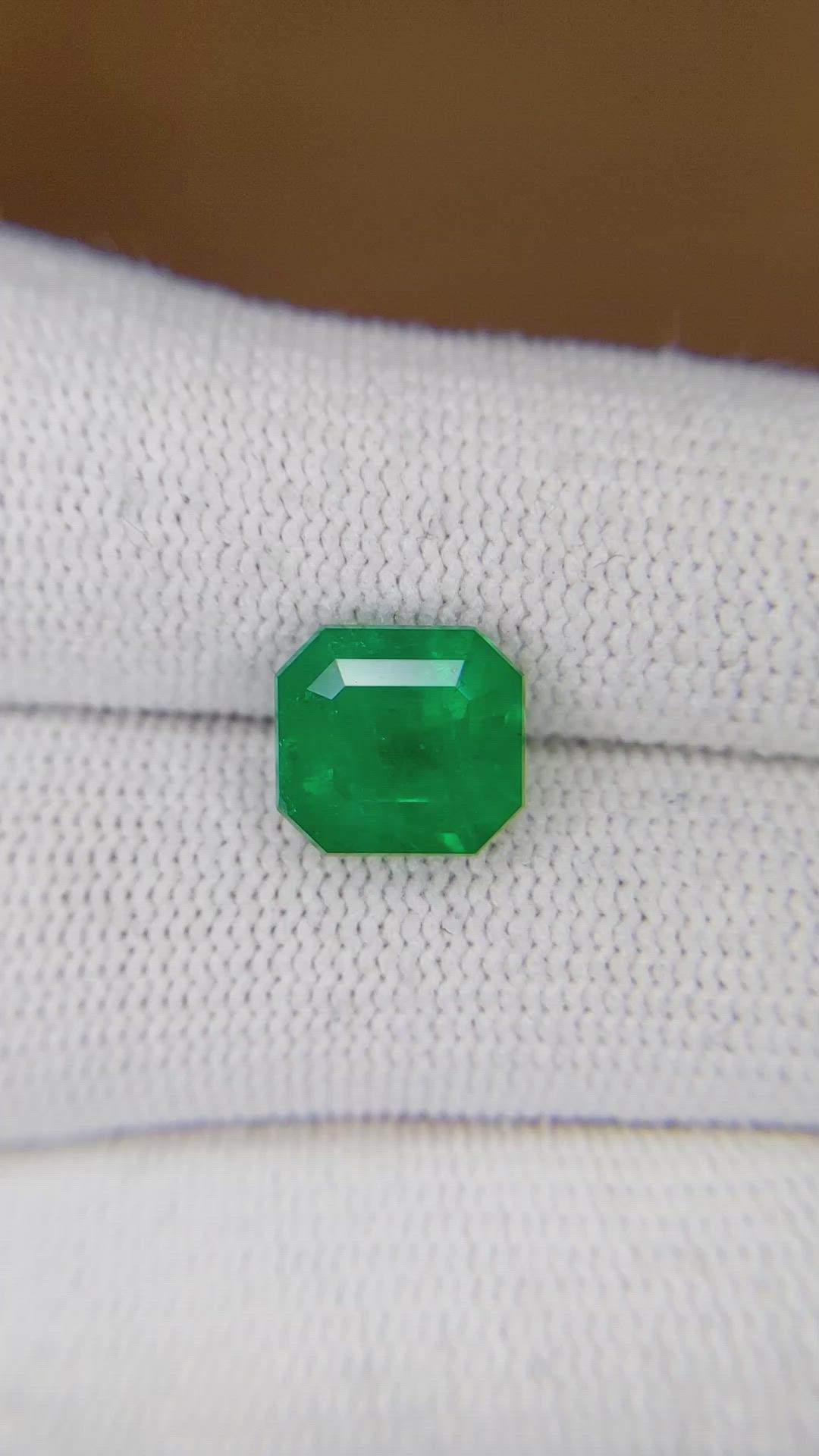 3.16 Ct. Emerald from Colombia Size Video