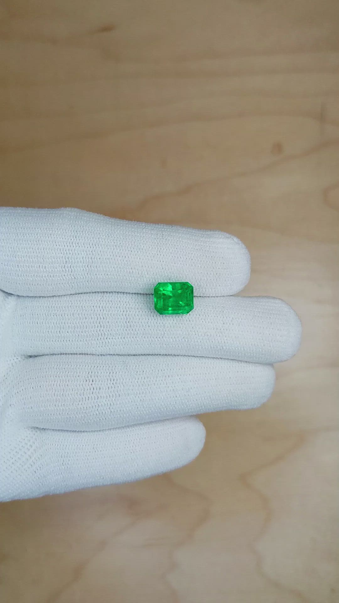 2.92 Ct. Emerald from Colombia Size Video