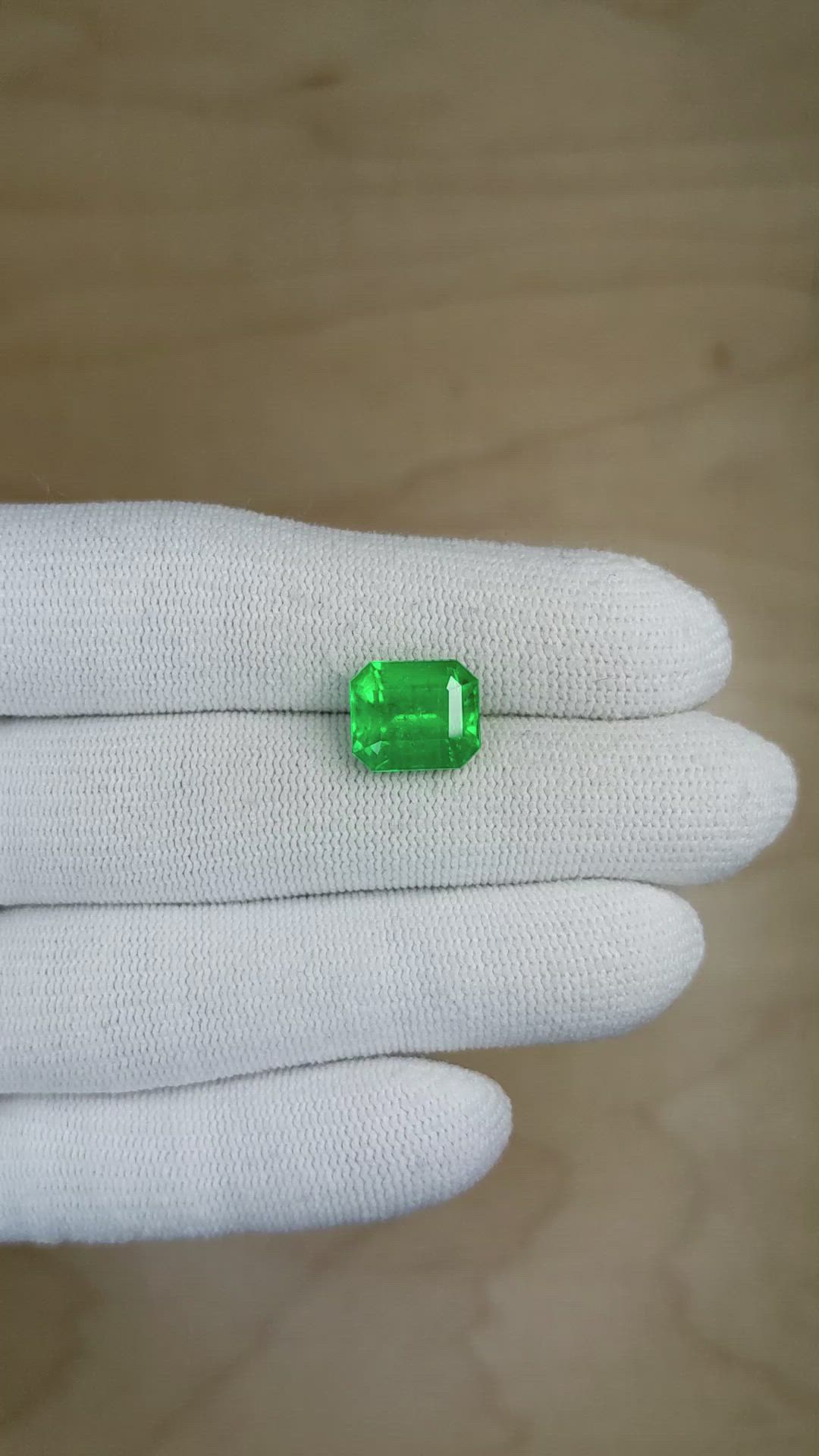 4.48 Ct. Emerald from Colombia Size Video