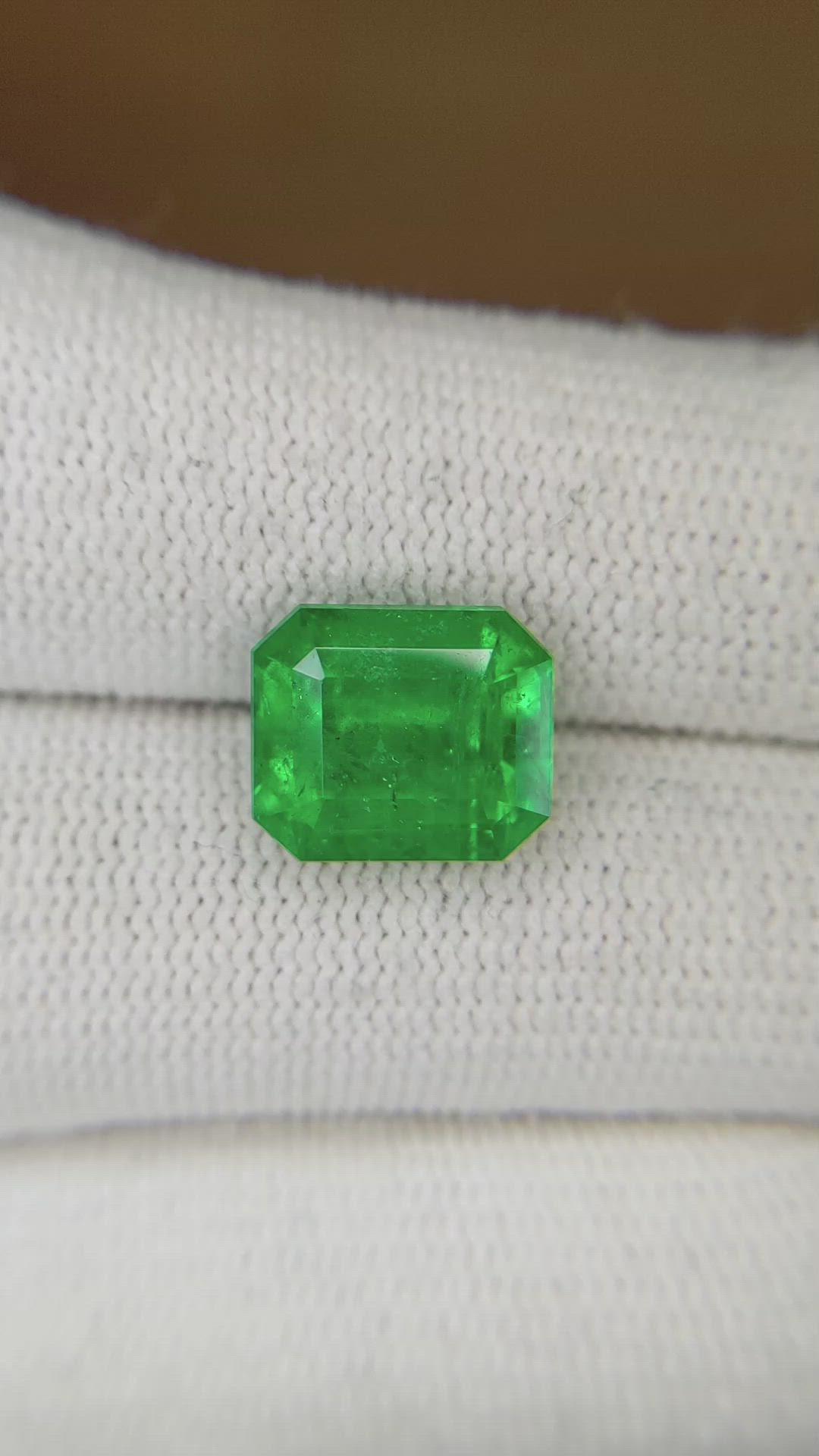 4.48 Ct. Emerald from Colombia Size Video