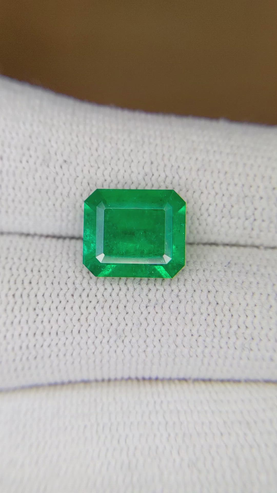 3.89 Ct. Emerald from Colombia Size Video
