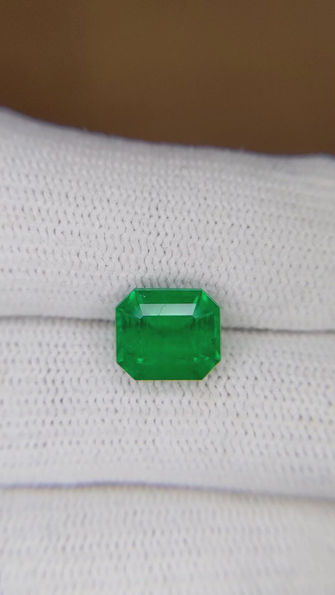 2.35 Ct. Emerald from Colombia Size Video