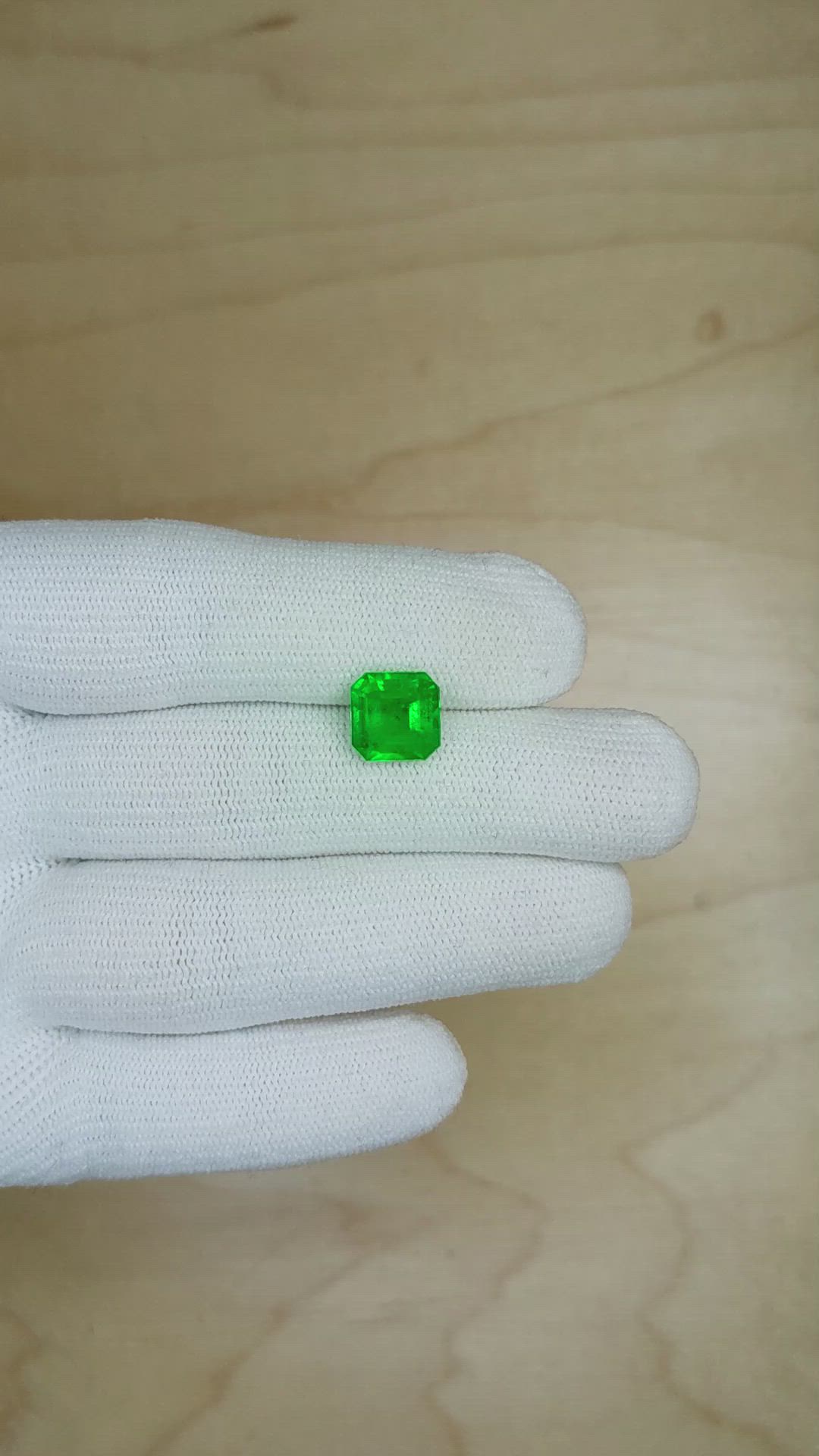 2.64 Ct. Emerald from Colombia Size Video