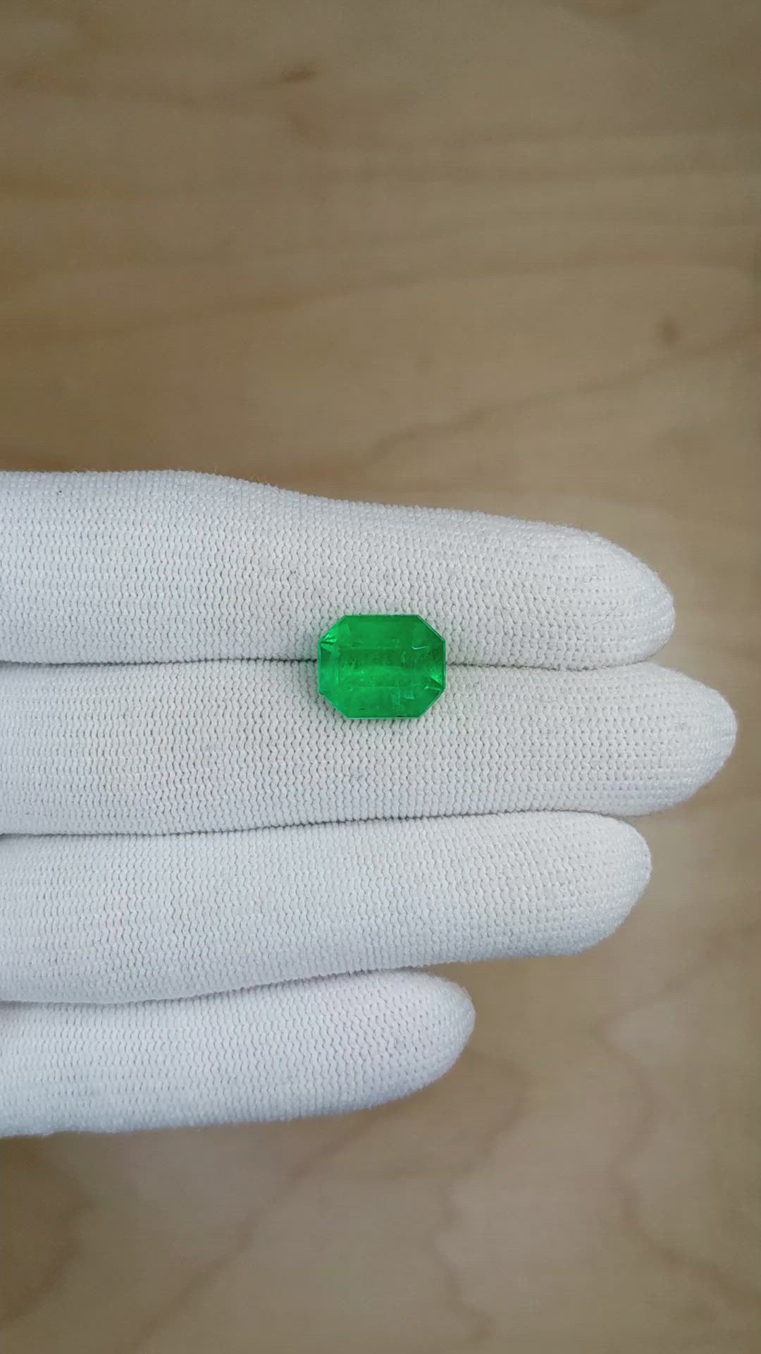 5.31 Ct. Emerald from Colombia Size Video