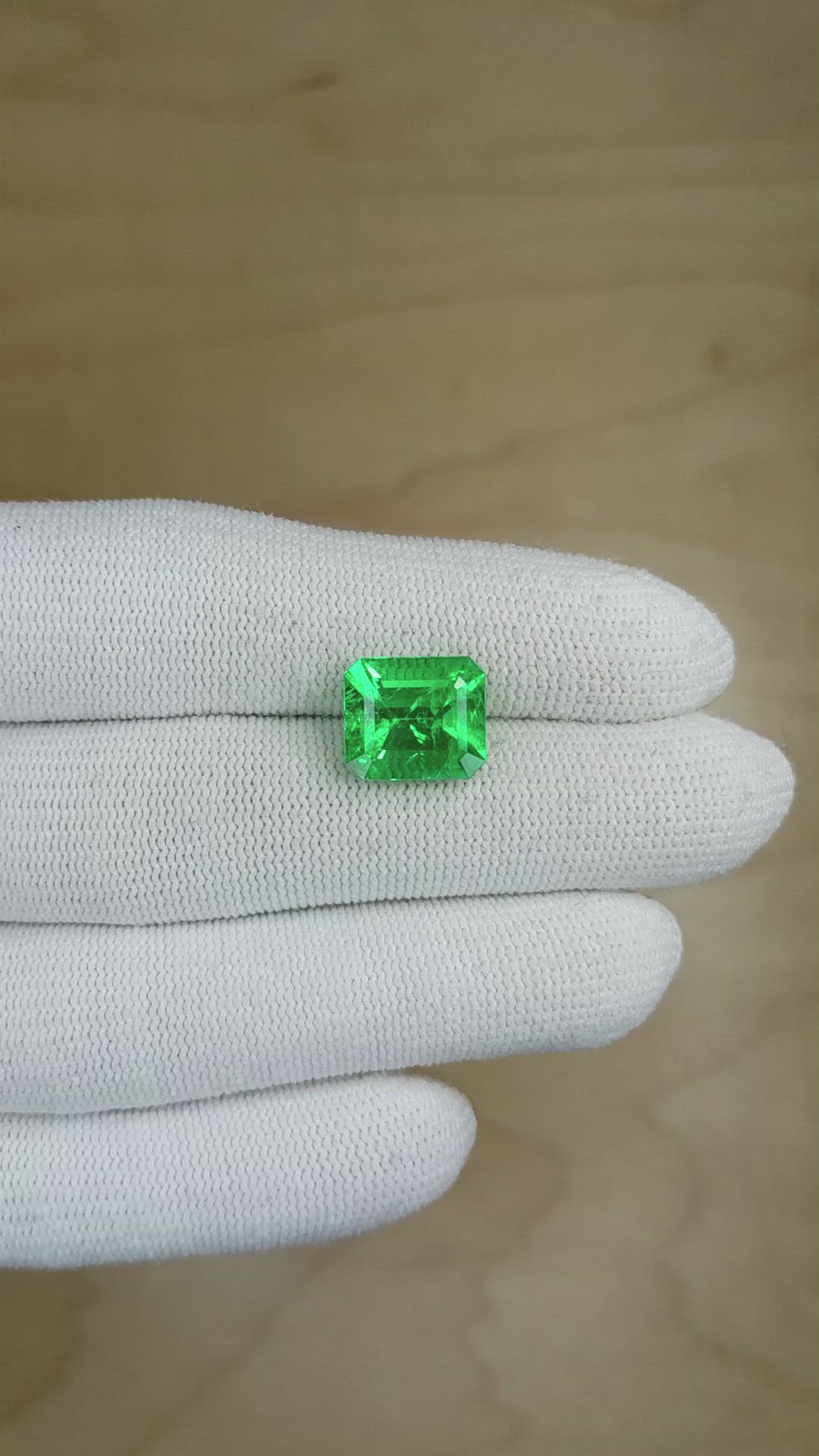 5.20 Ct. Emerald from Colombia Size Video