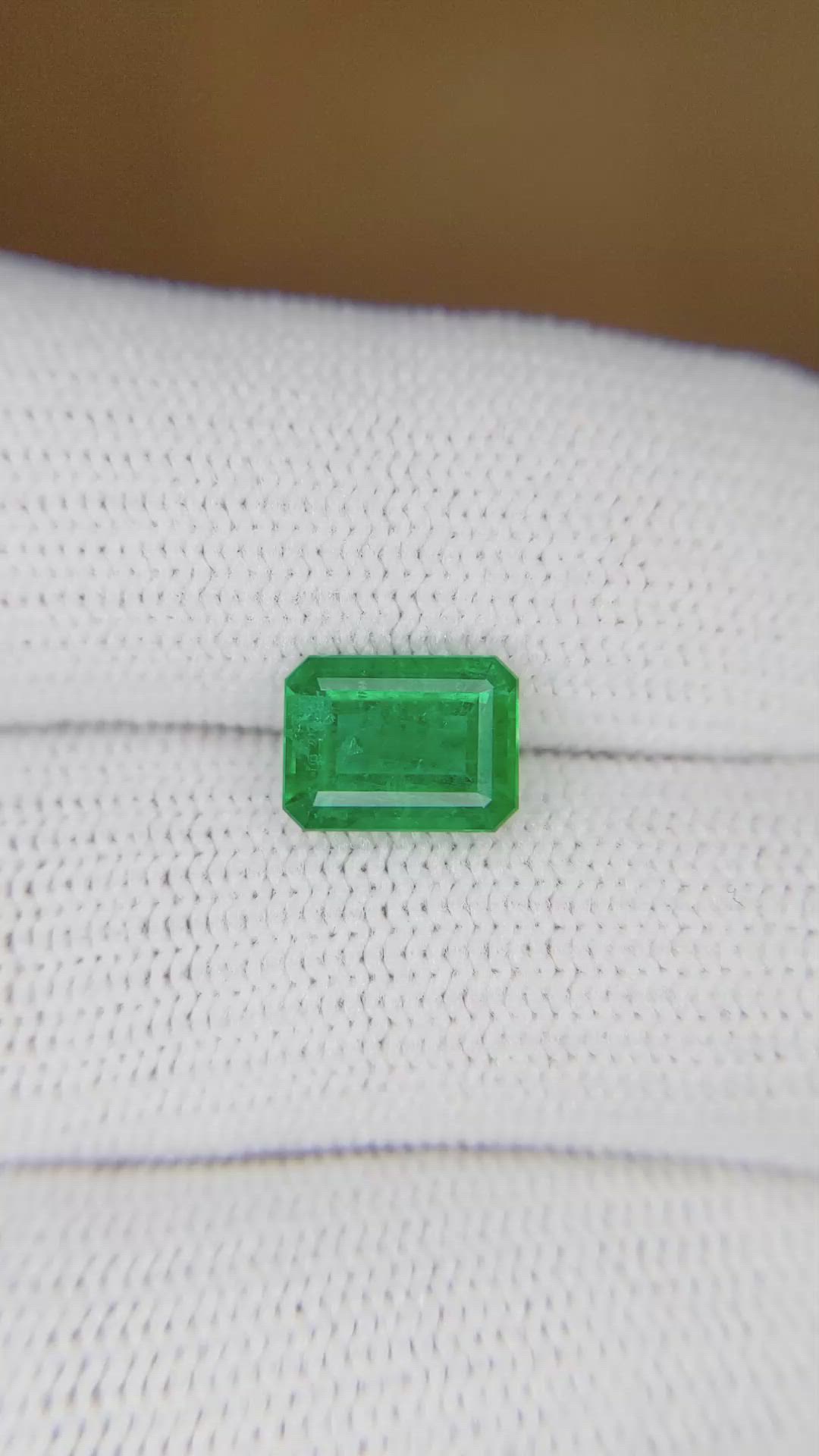 1.39 Ct. Emerald from Colombia Size Video
