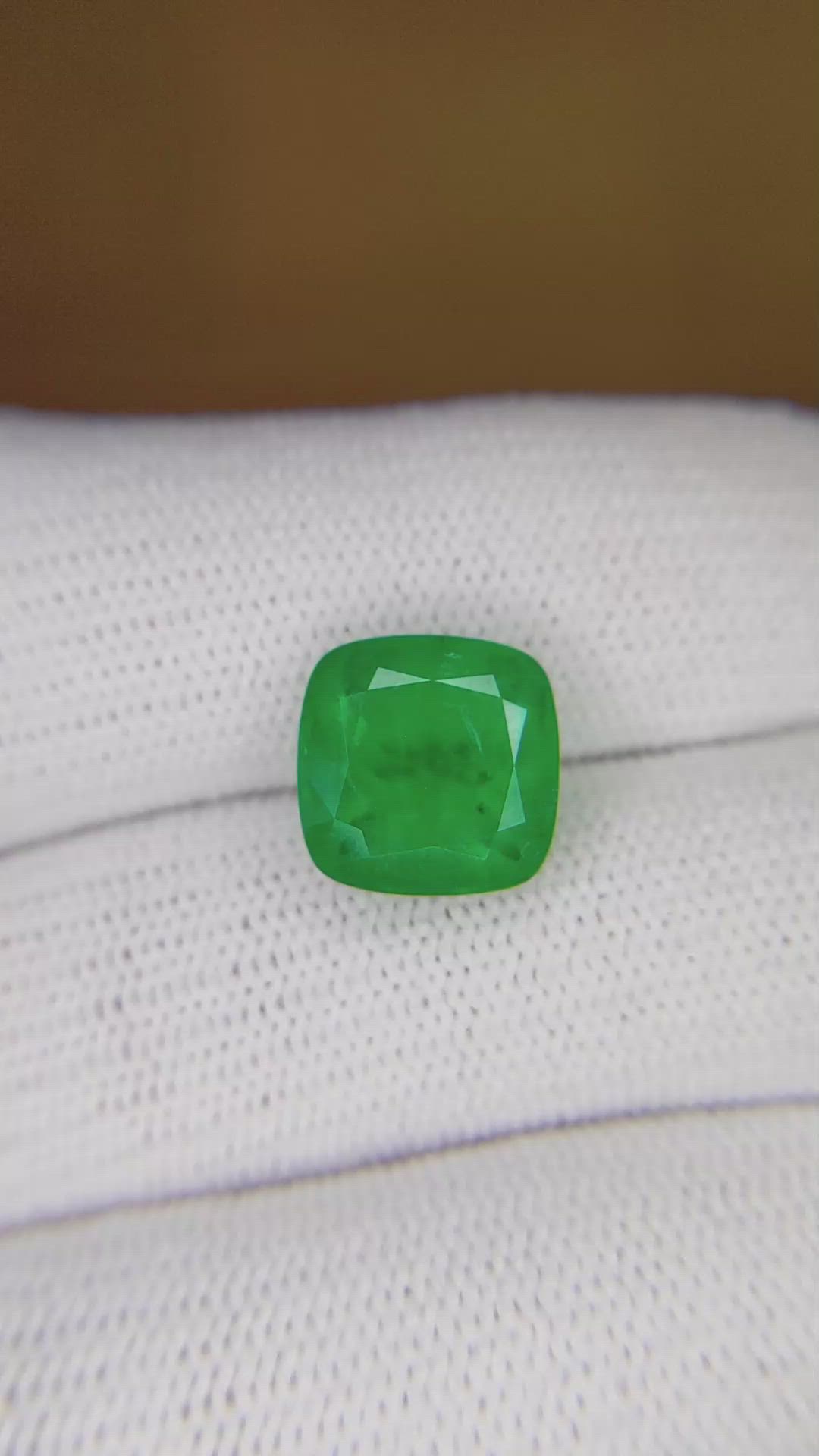 3.65 Ct. Emerald from Colombia Size Video