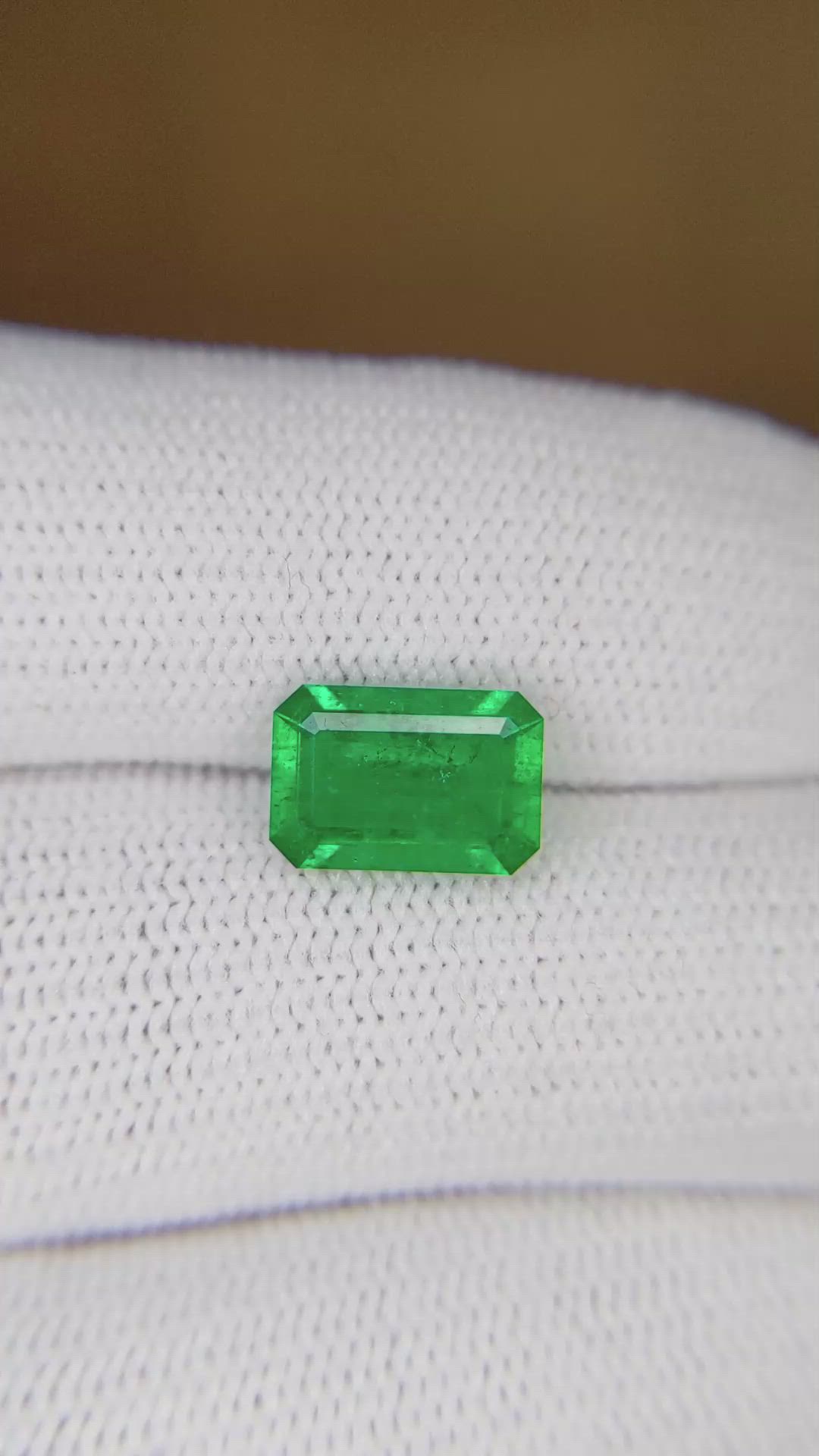 1.70 Ct. Emerald from Colombia Size Video