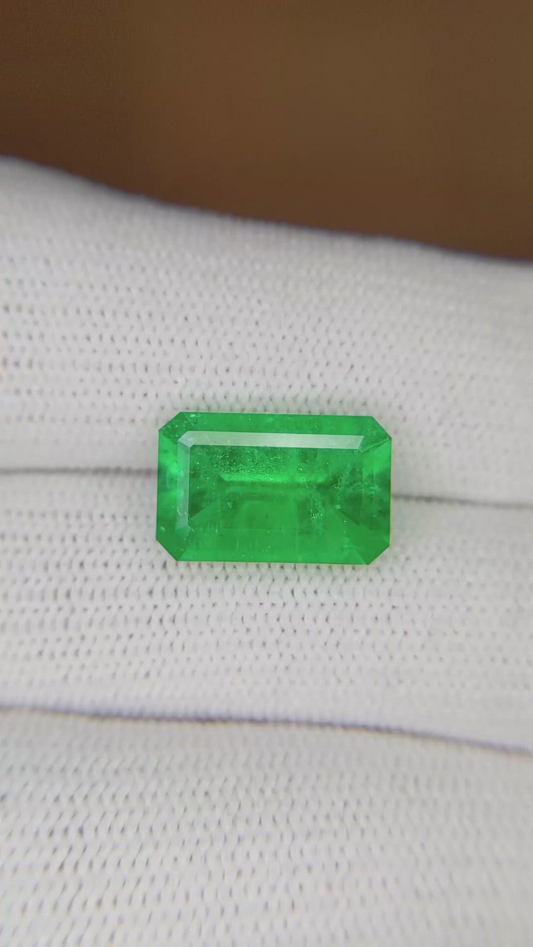3.89 Ct. Emerald from Colombia Size Video