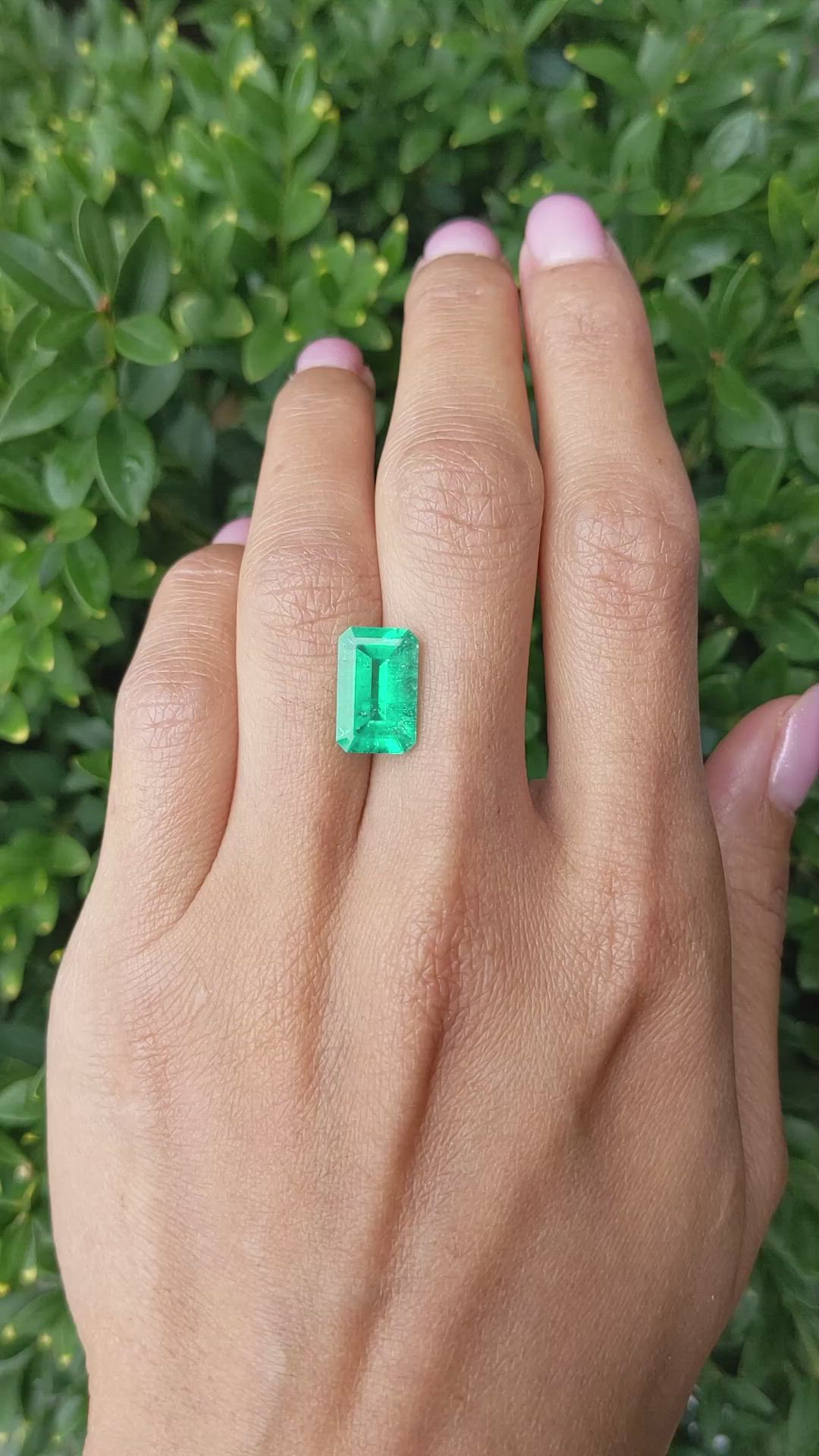 3.89 Ct. Emerald from Colombia Size Video