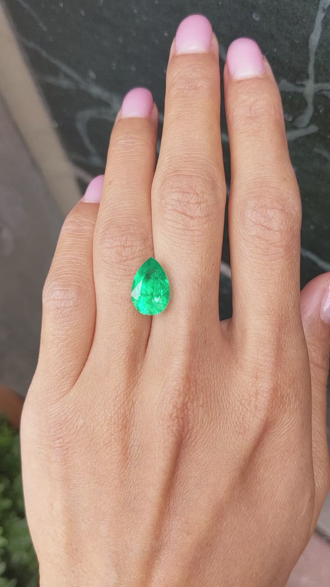 4.77 Ct. Emerald from Colombia Size Video