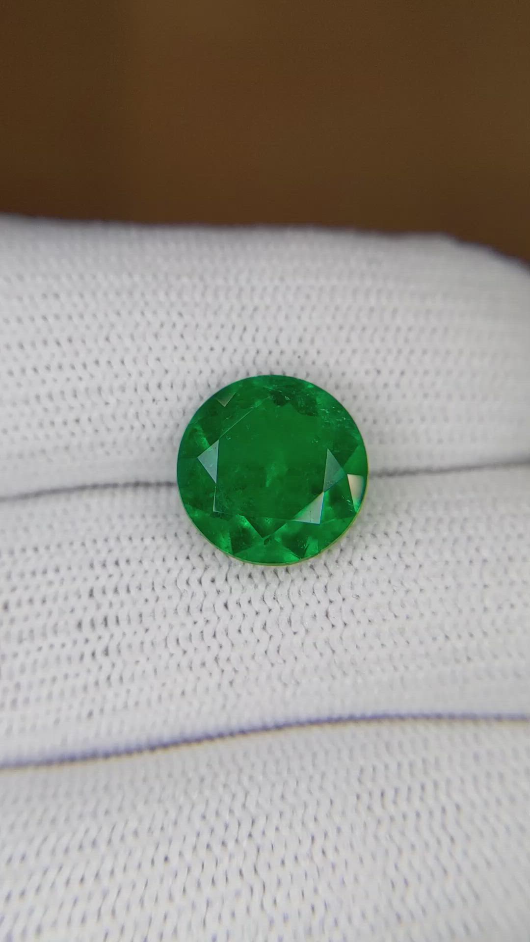 3.62 Ct. Emerald from Colombia Size Video
