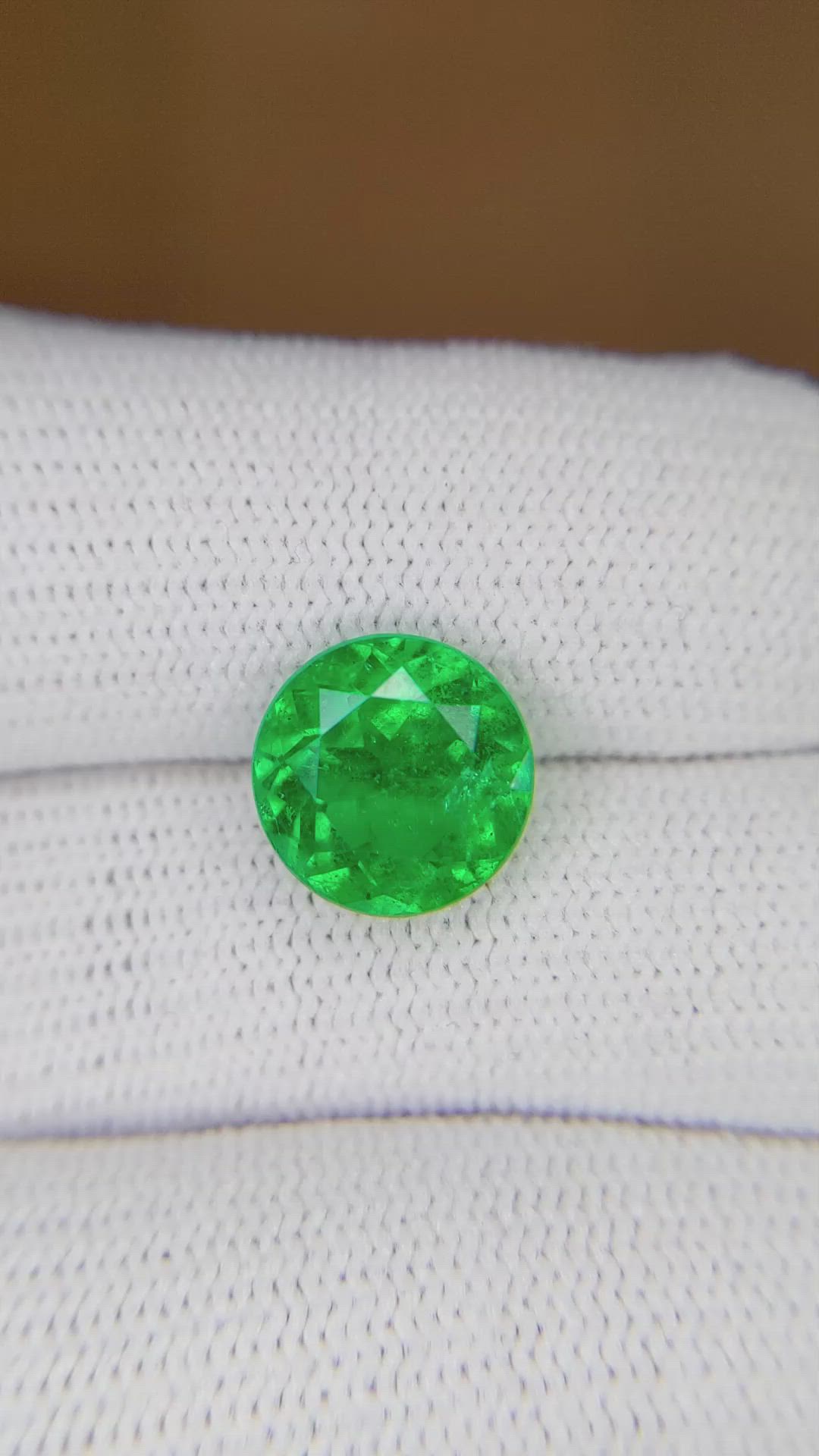 3.15 Ct. Emerald from Colombia Size Video