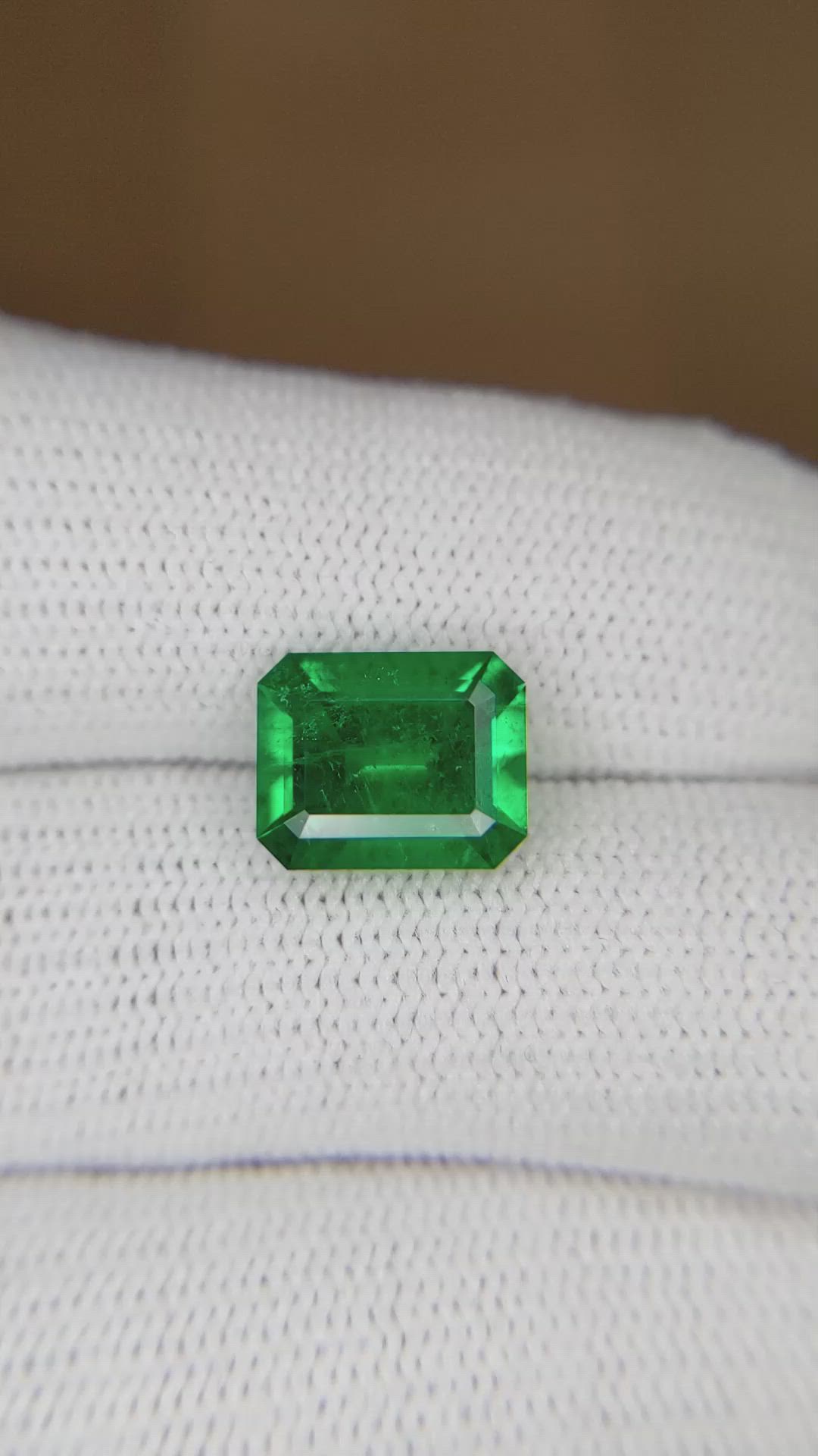 2.66 Ct. Emerald from Colombia Size Video