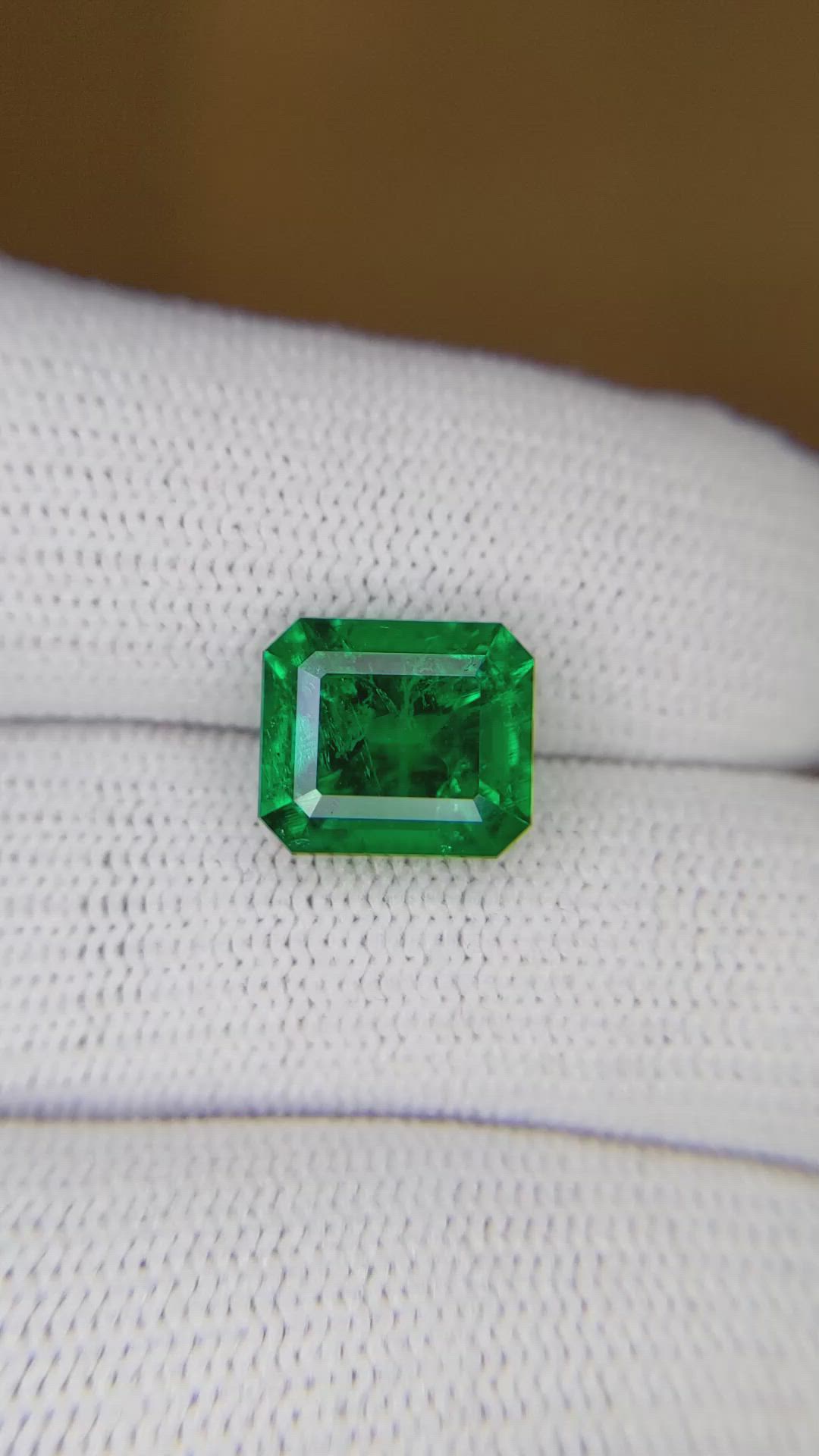 3.79 Ct. Emerald from Colombia Size Video
