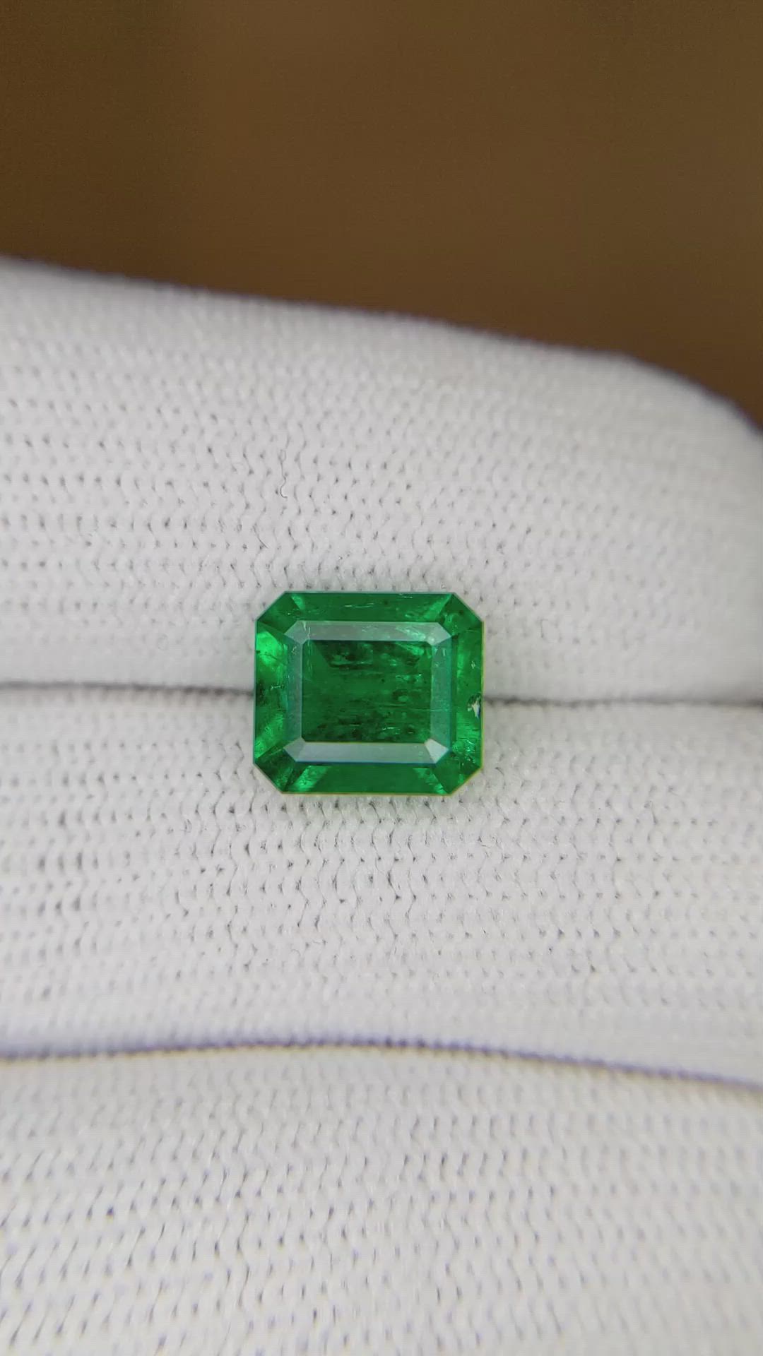 2.22 Ct. Emerald from Colombia Size Video