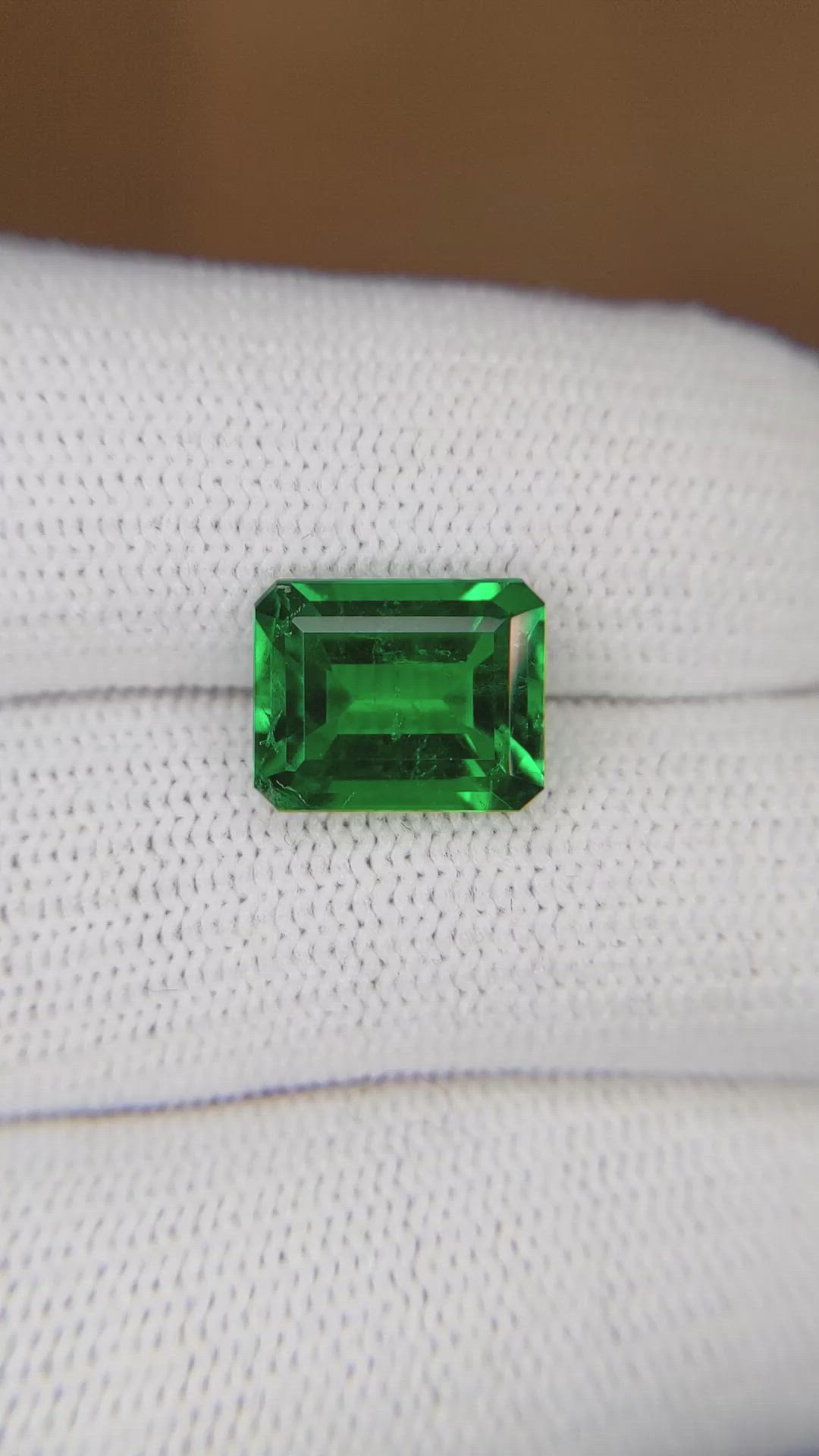 3.28 Ct. Emerald from Colombia Size Video