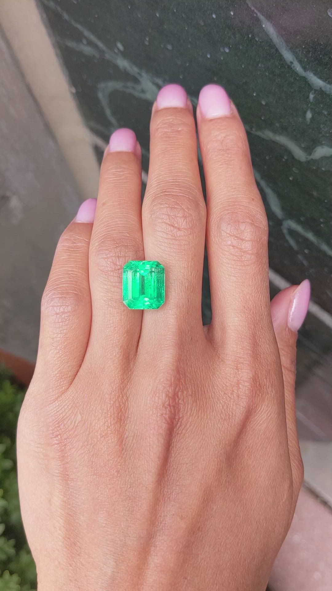 7.90 Ct. Emerald from Zambia Size Video