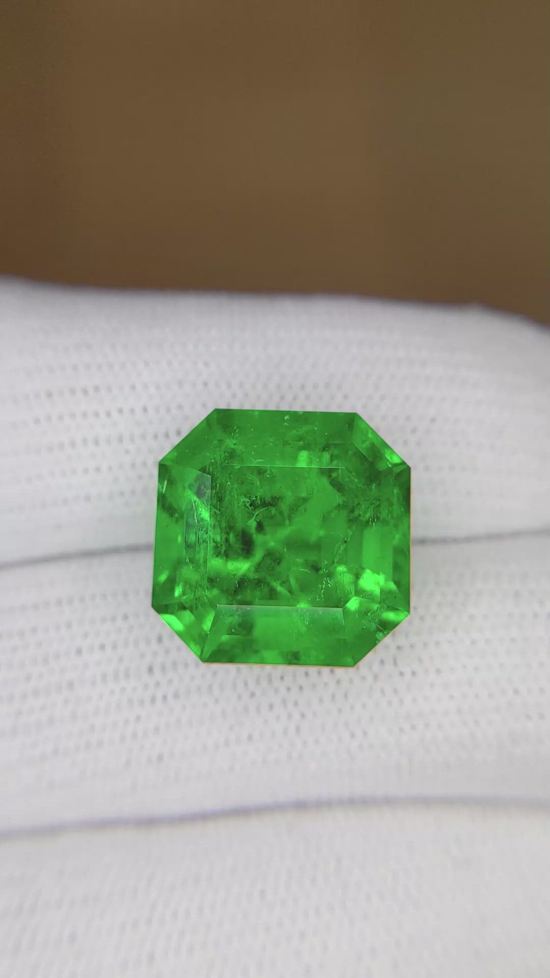 10.94 Ct. Emerald from Colombia Size Video