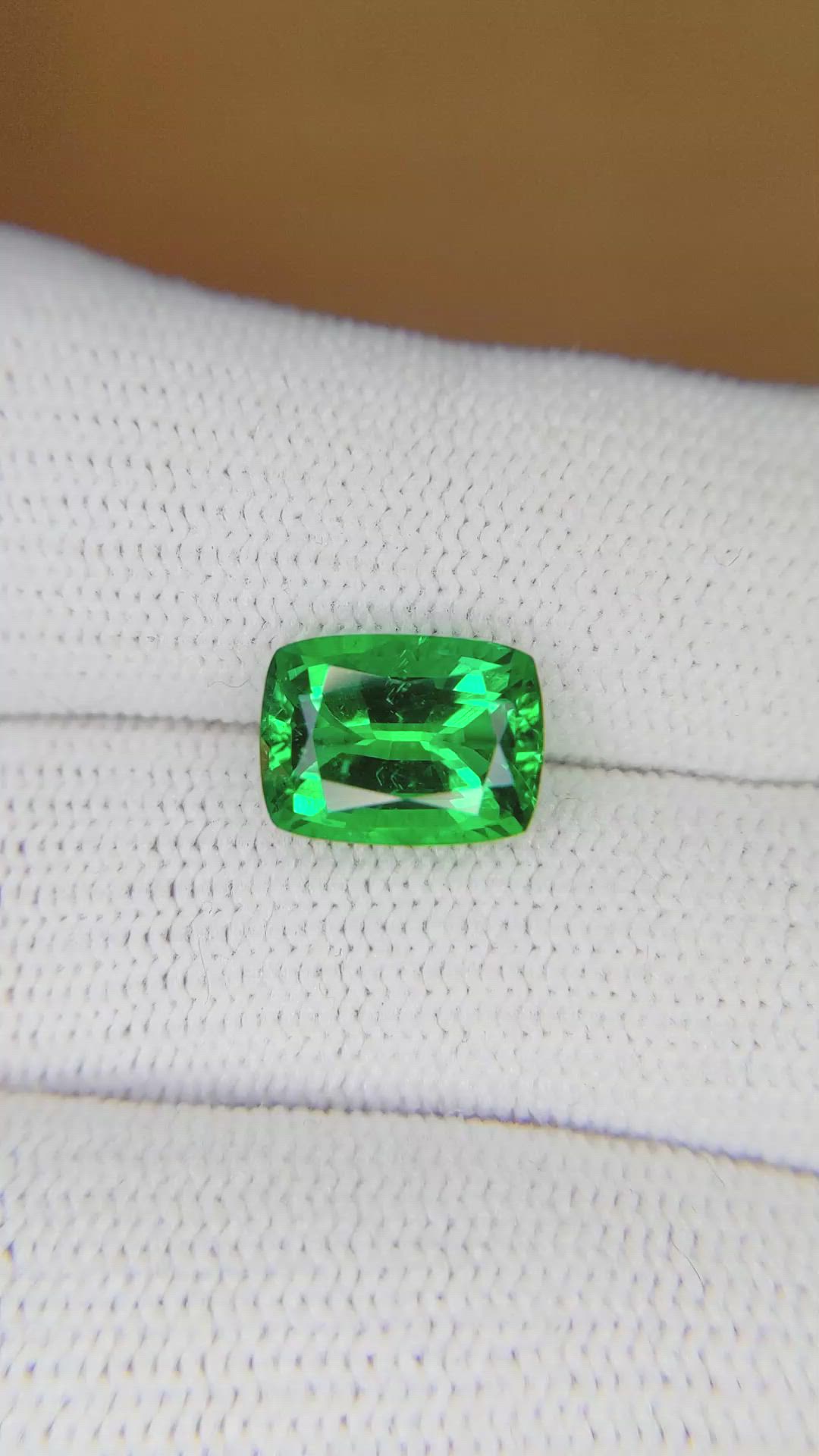 2.67 Ct. Emerald from Zambia Size Video
