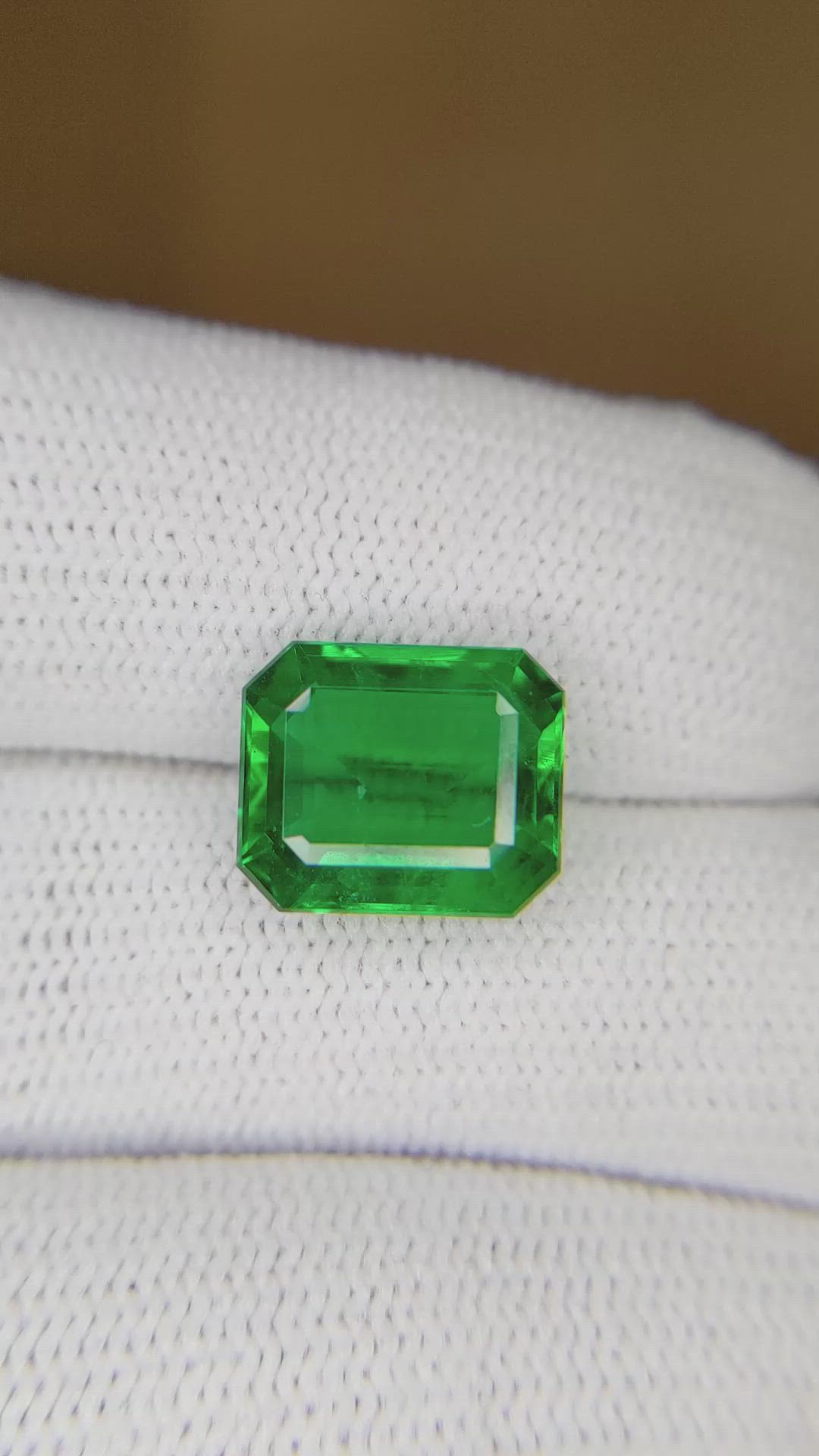 4.06 Ct. Emerald from Zambia Size Video