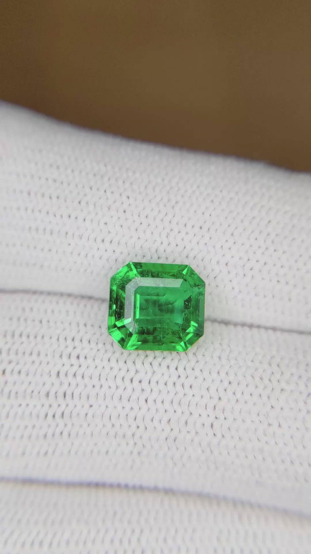 2.24 Ct. Emerald from Zambia Size Video