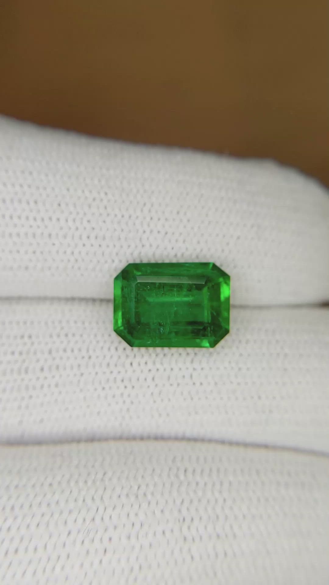 3.04 Ct. Emerald from Colombia Size Video
