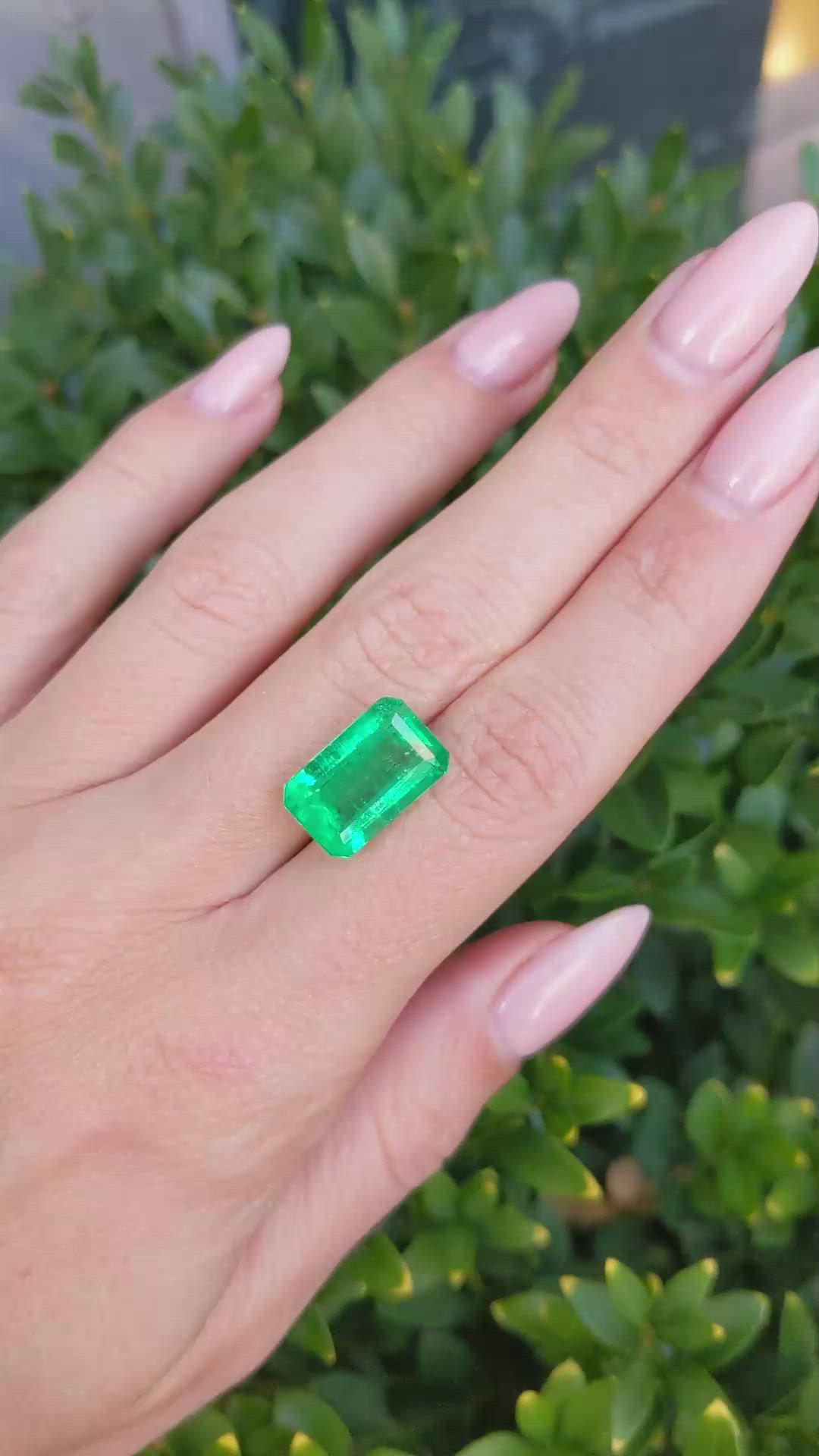 7.63 Ct. Emerald from Colombia Size Video
