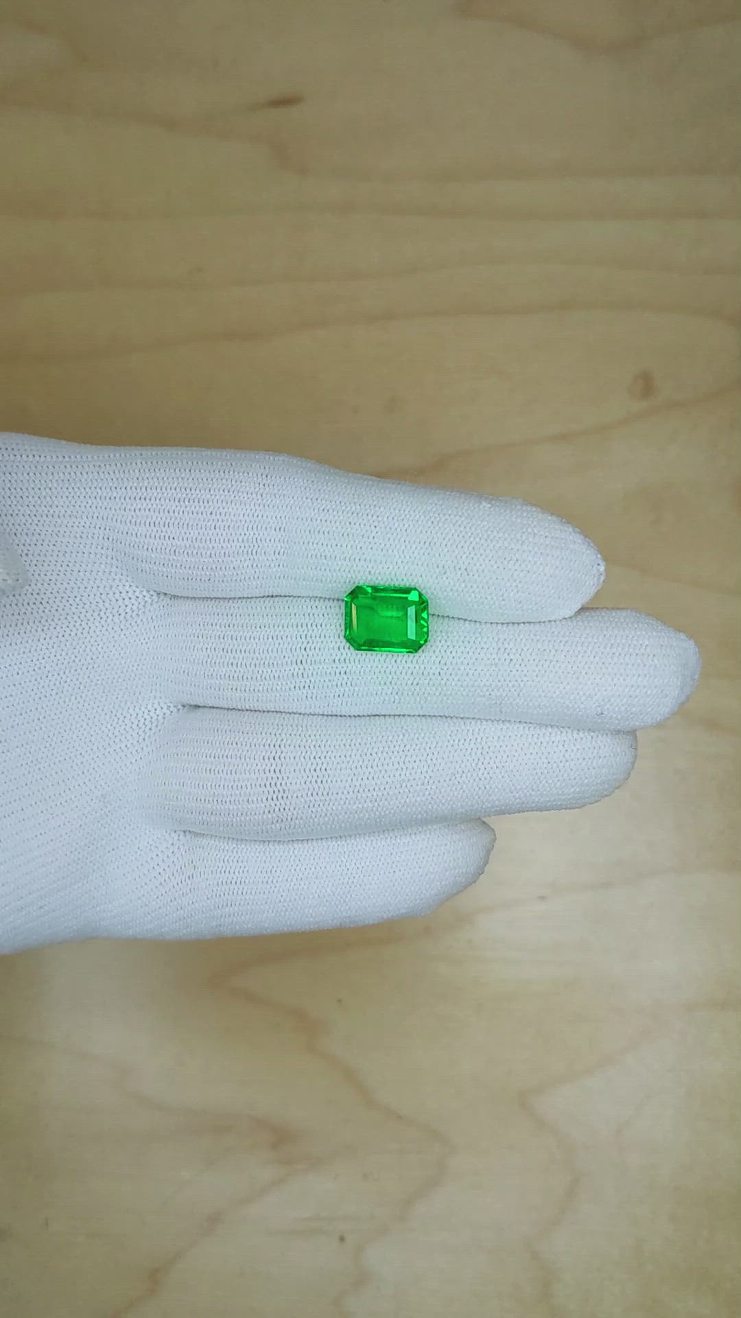 3.67 Ct. Emerald from Colombia Size Video