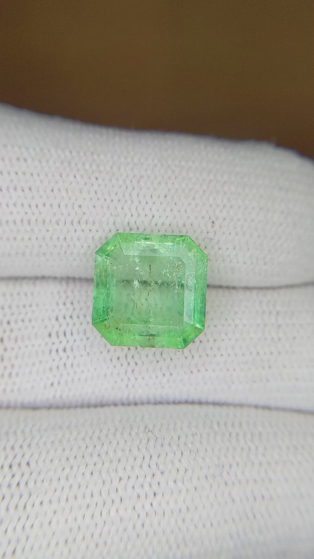 4.16 Ct. Emerald from Colombia Size Video