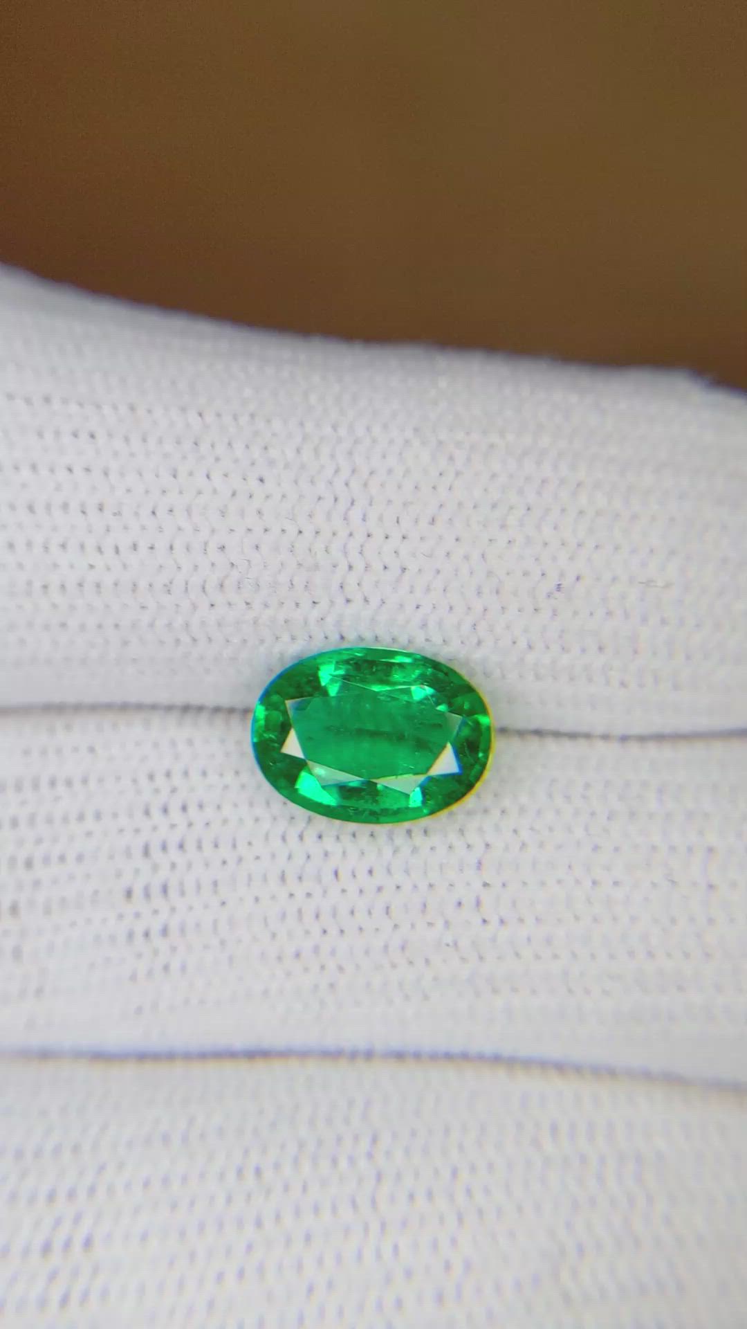 1.64 Ct. Emerald from Zambia Size Video