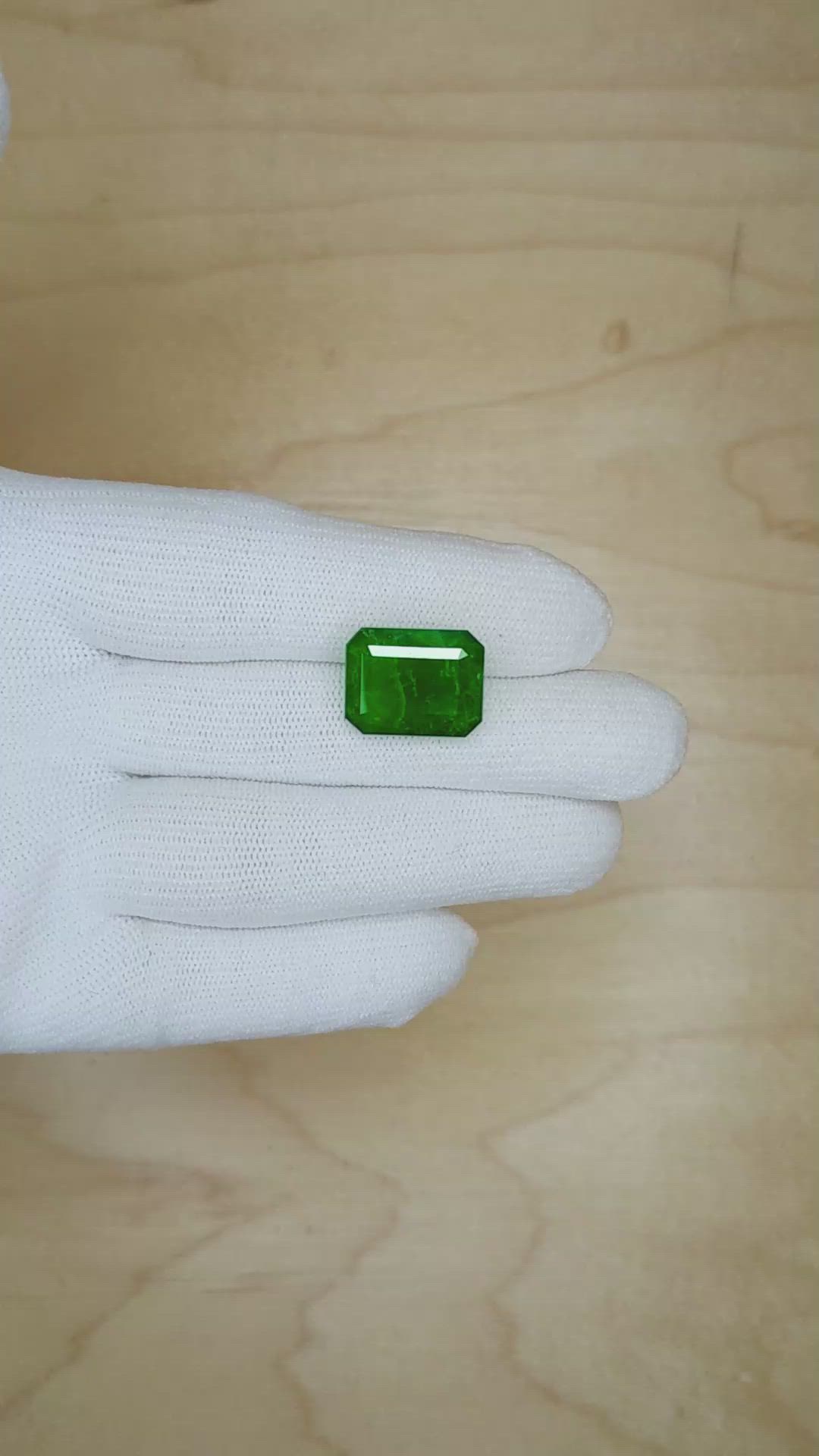 10.61 Ct. Emerald from Zambia Size Video