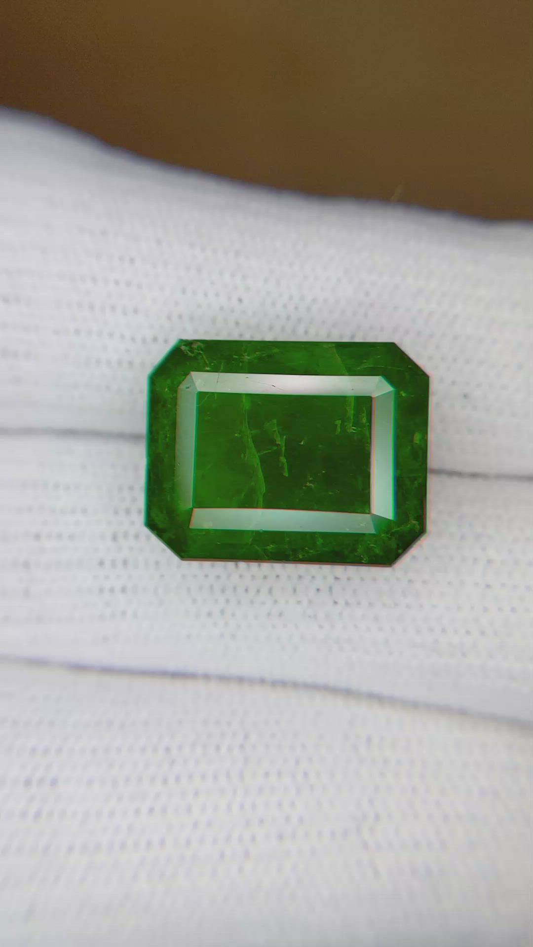 10.61 Ct. Emerald from Zambia Size Video