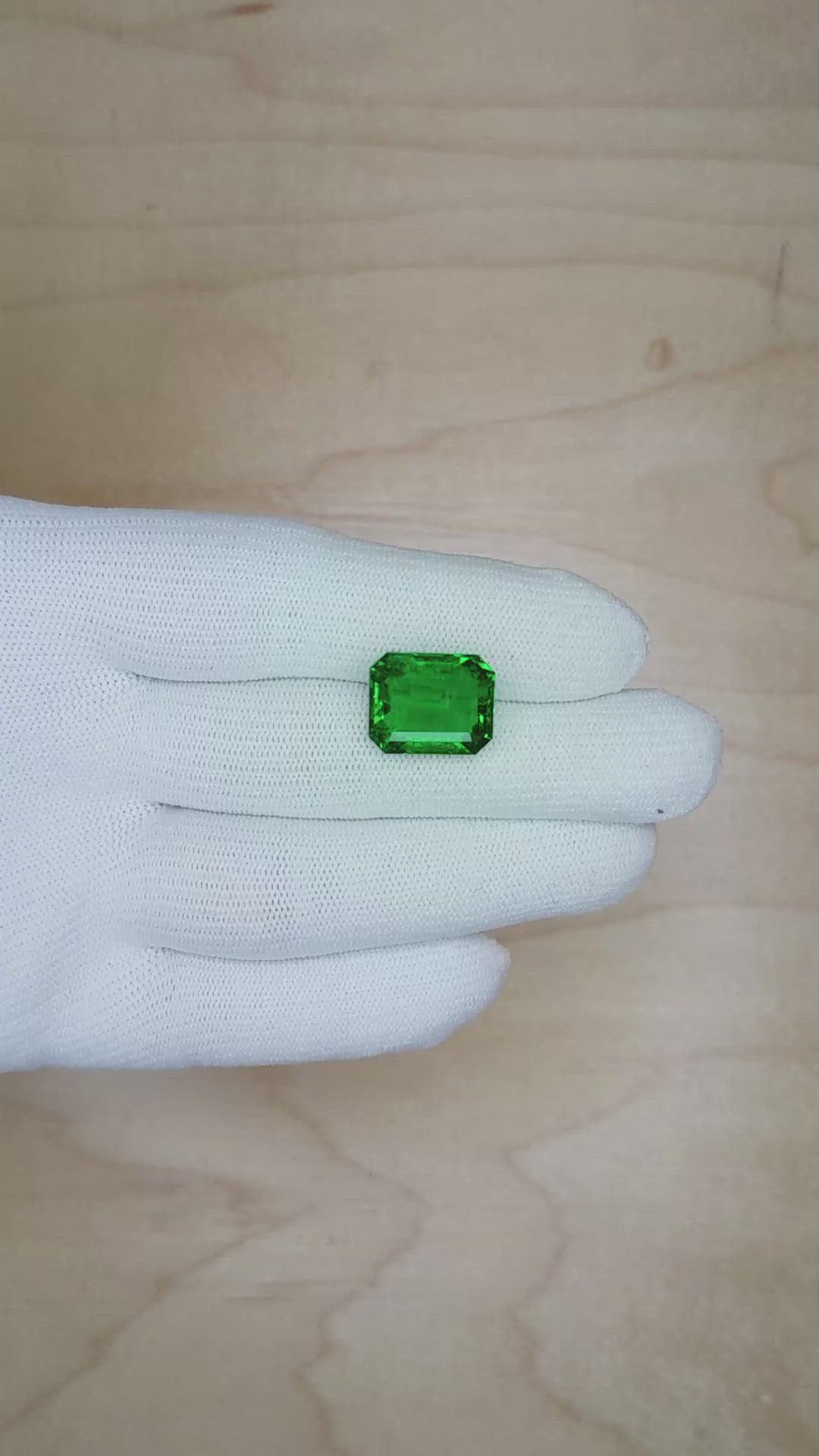 9.41 Ct. Emerald from Zambia Size Video