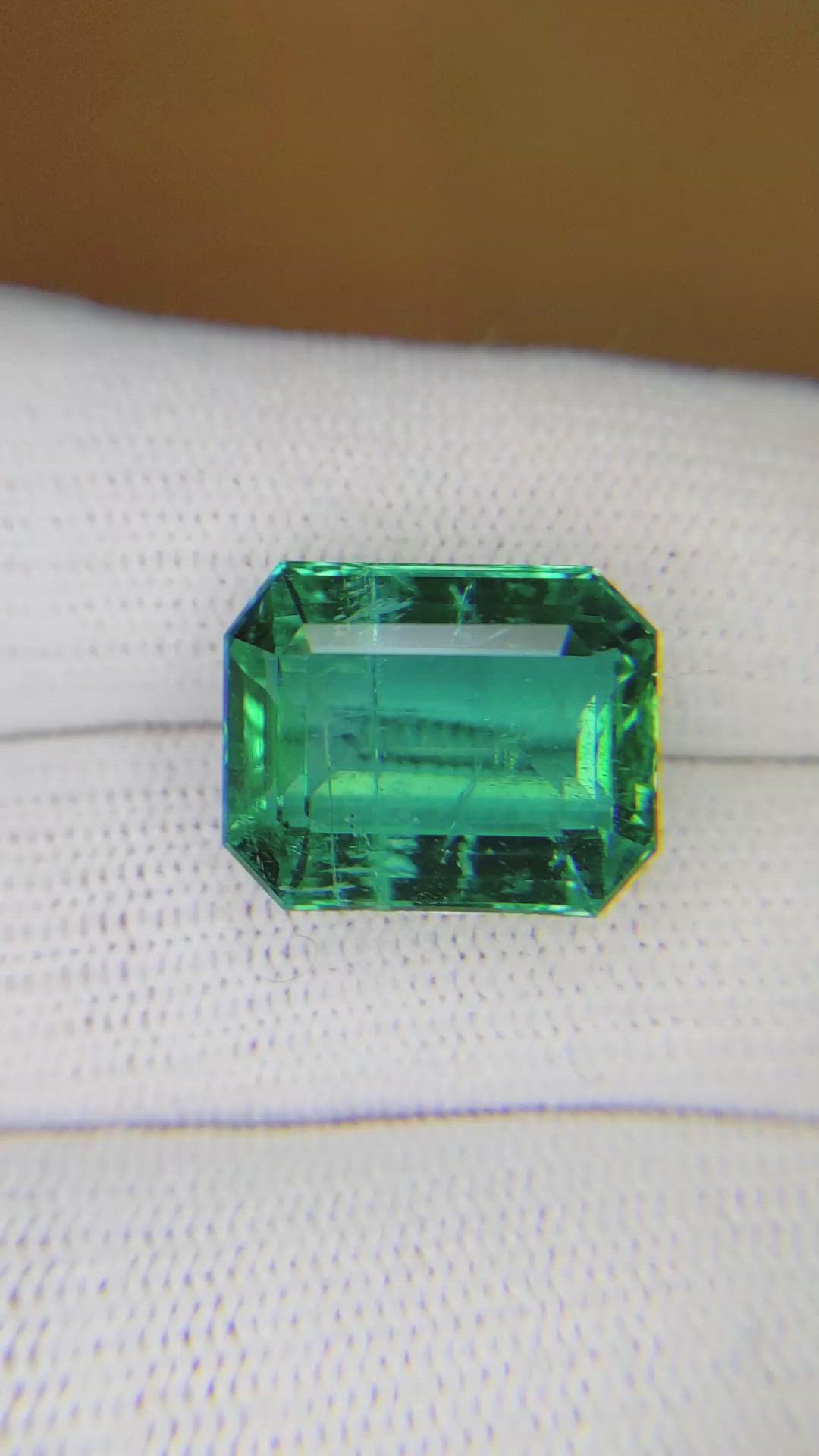 11.68 Ct. Emerald from Zambia Size Video